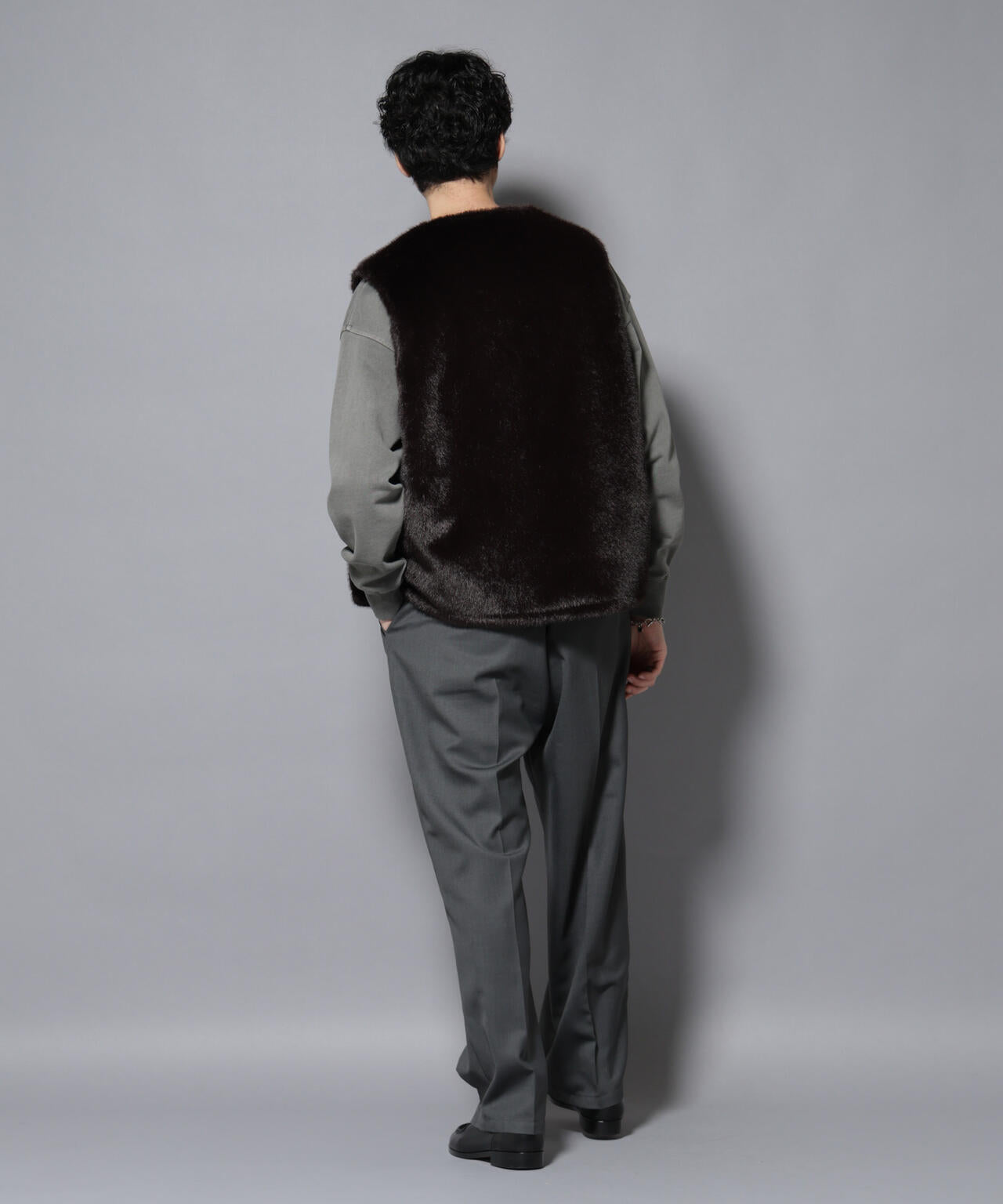 ｢西川ダウン(R)｣ FUSIONSYSTEMフェイクファーベスト 6685214208