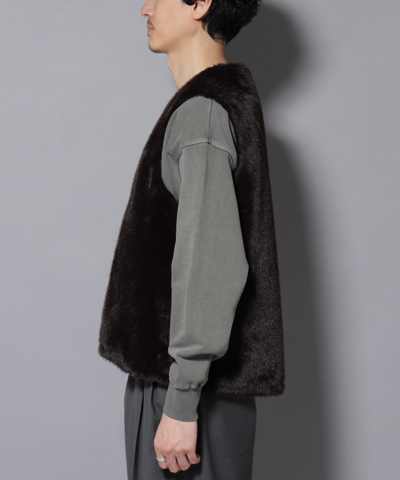 ｢西川ダウン(R)｣ FUSIONSYSTEMフェイクファーベスト 6685214208