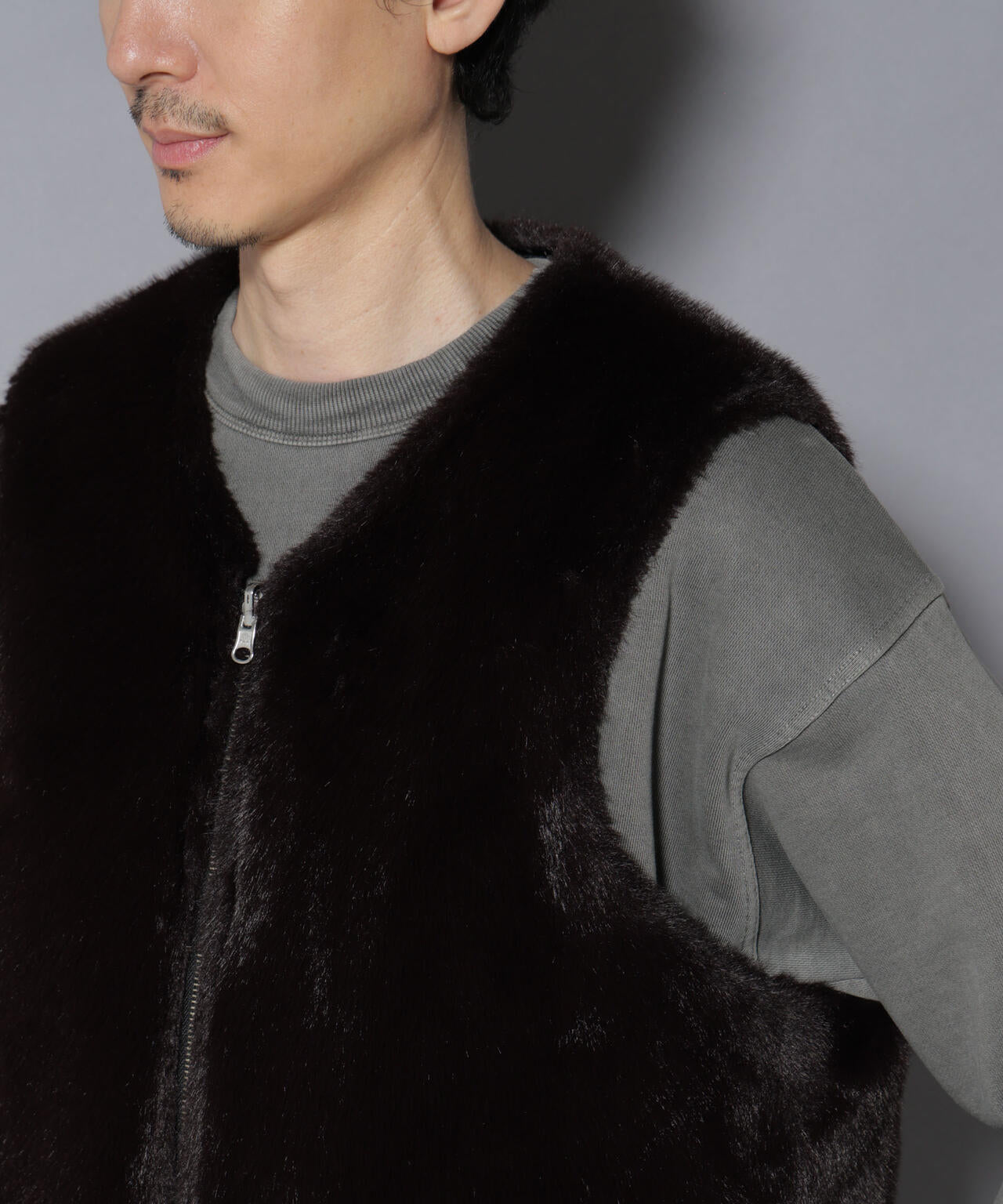 ｢西川ダウン(R)｣ FUSIONSYSTEMフェイクファーベスト 6685214208