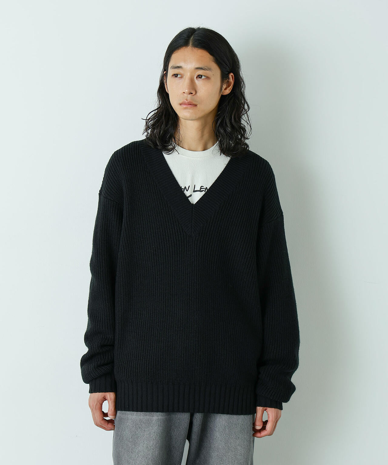 ｢HOTEL PALACE｣  ディープVネックミドルゲージニット 6685222215
