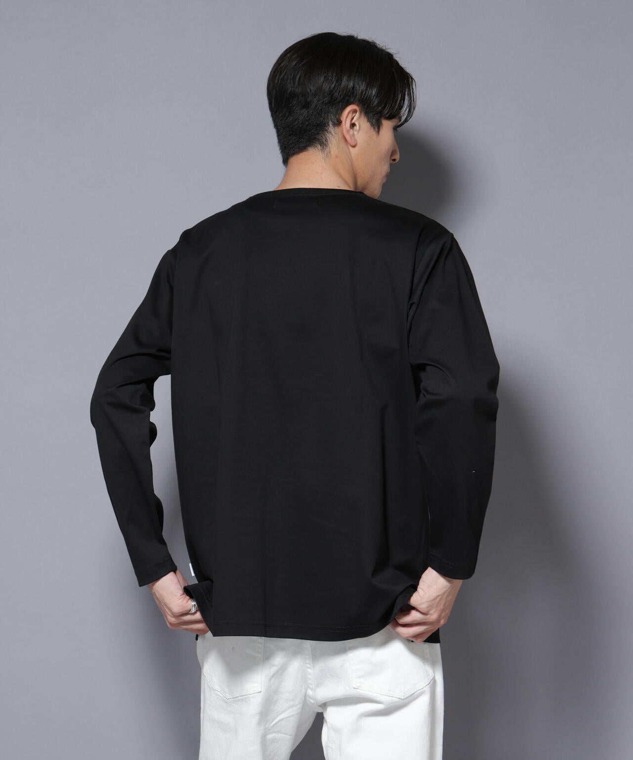 ｢NJ/CLUB｣モクロディ ボートネック サイドスリットTシャツ 6685223214