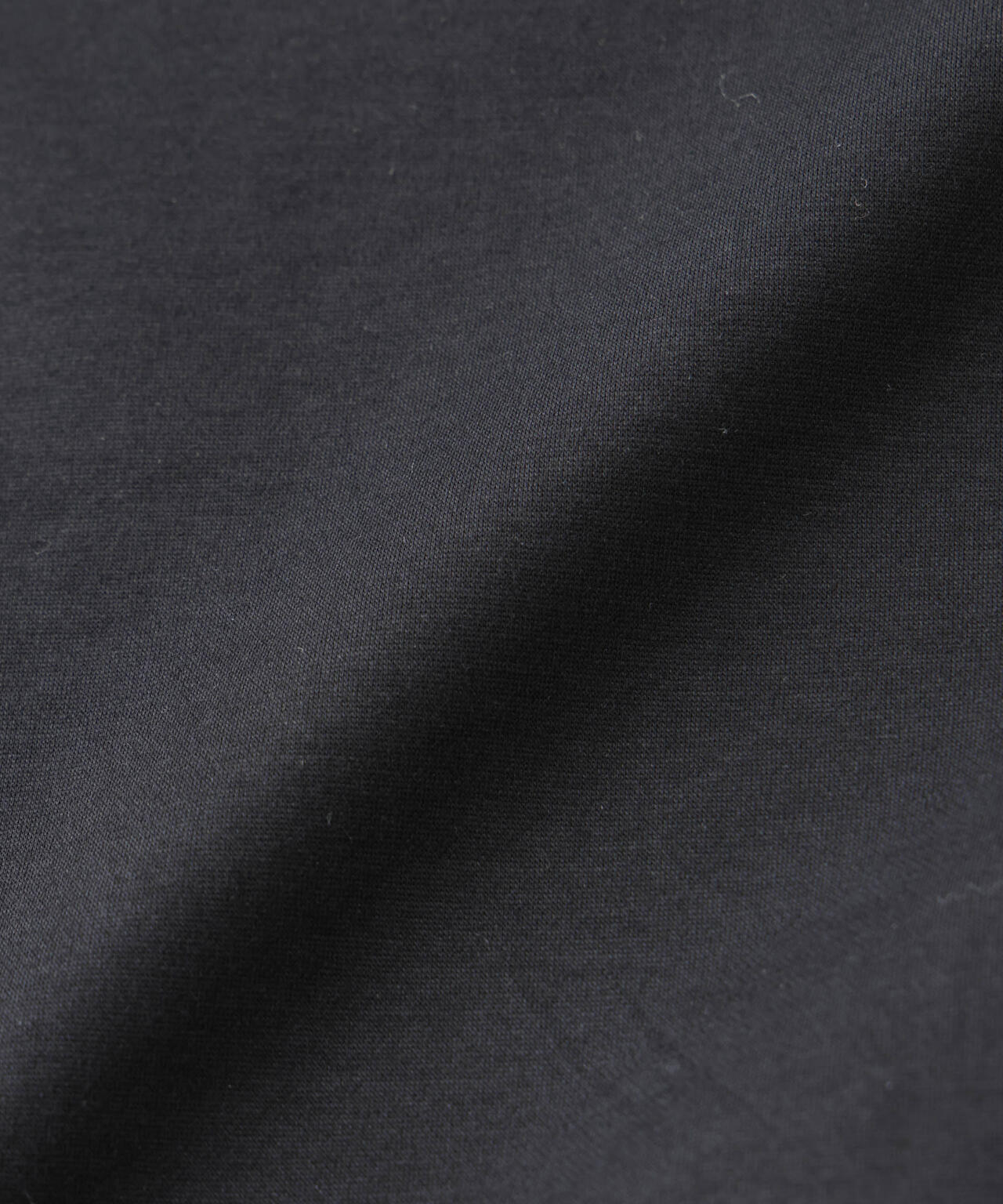 ｢NJ/CLUB｣モクロディ ボートネック サイドスリットTシャツ 6685223214