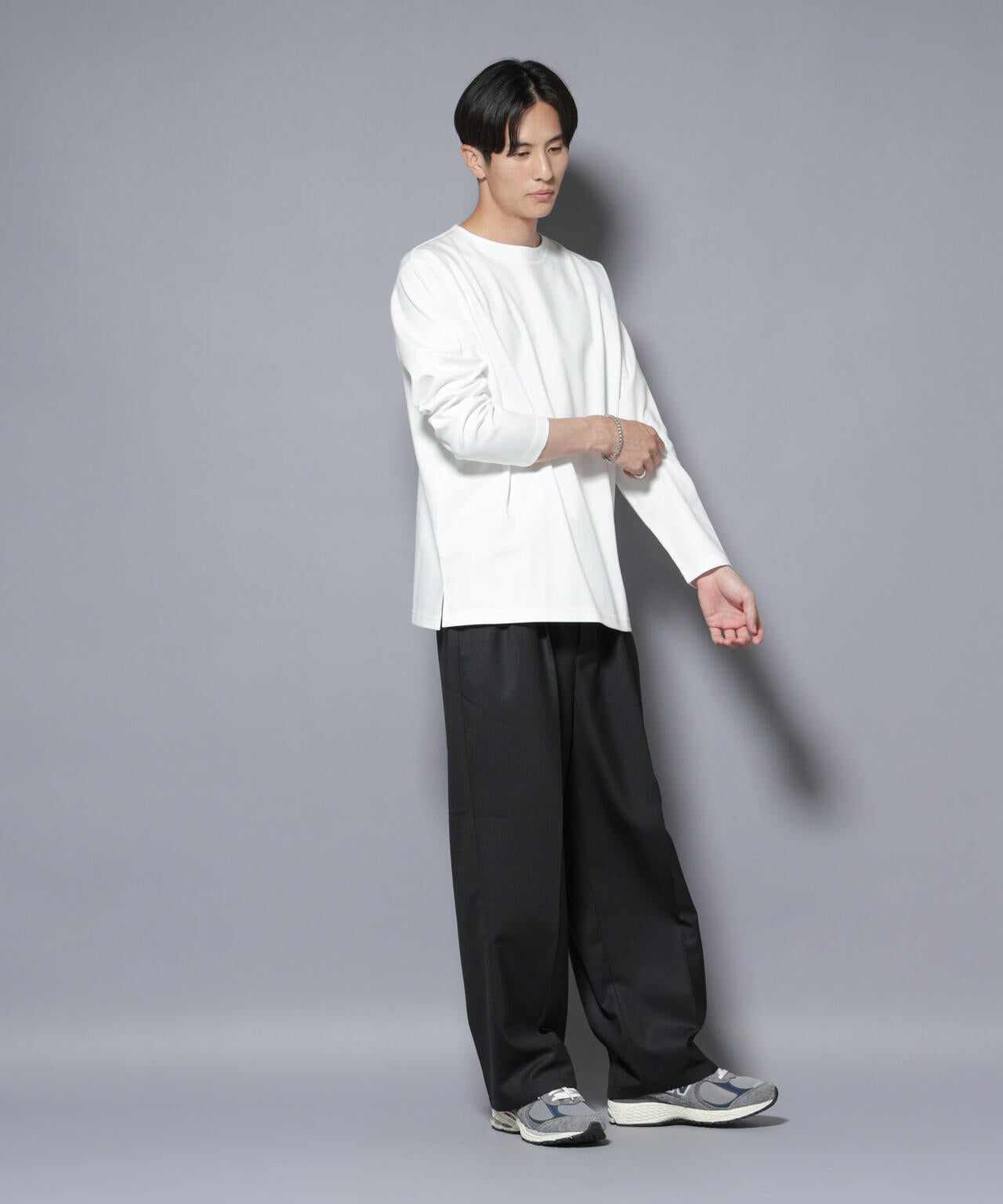 ｢NJ/CLUB｣モクロディ ボートネック サイドスリットTシャツ 6685223214