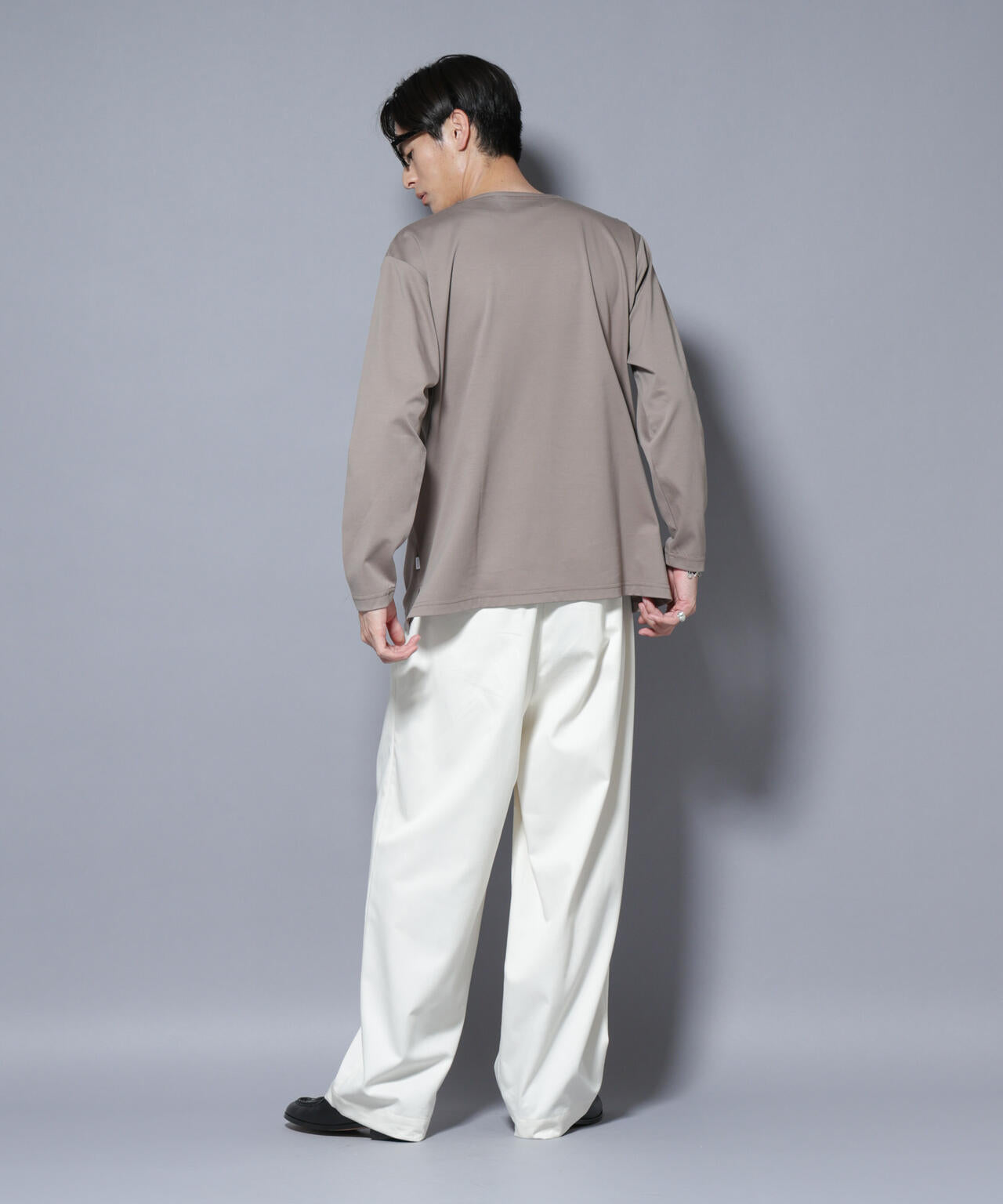 ｢NJ/CLUB｣モクロディ ボートネック サイドスリットTシャツ 6685223214