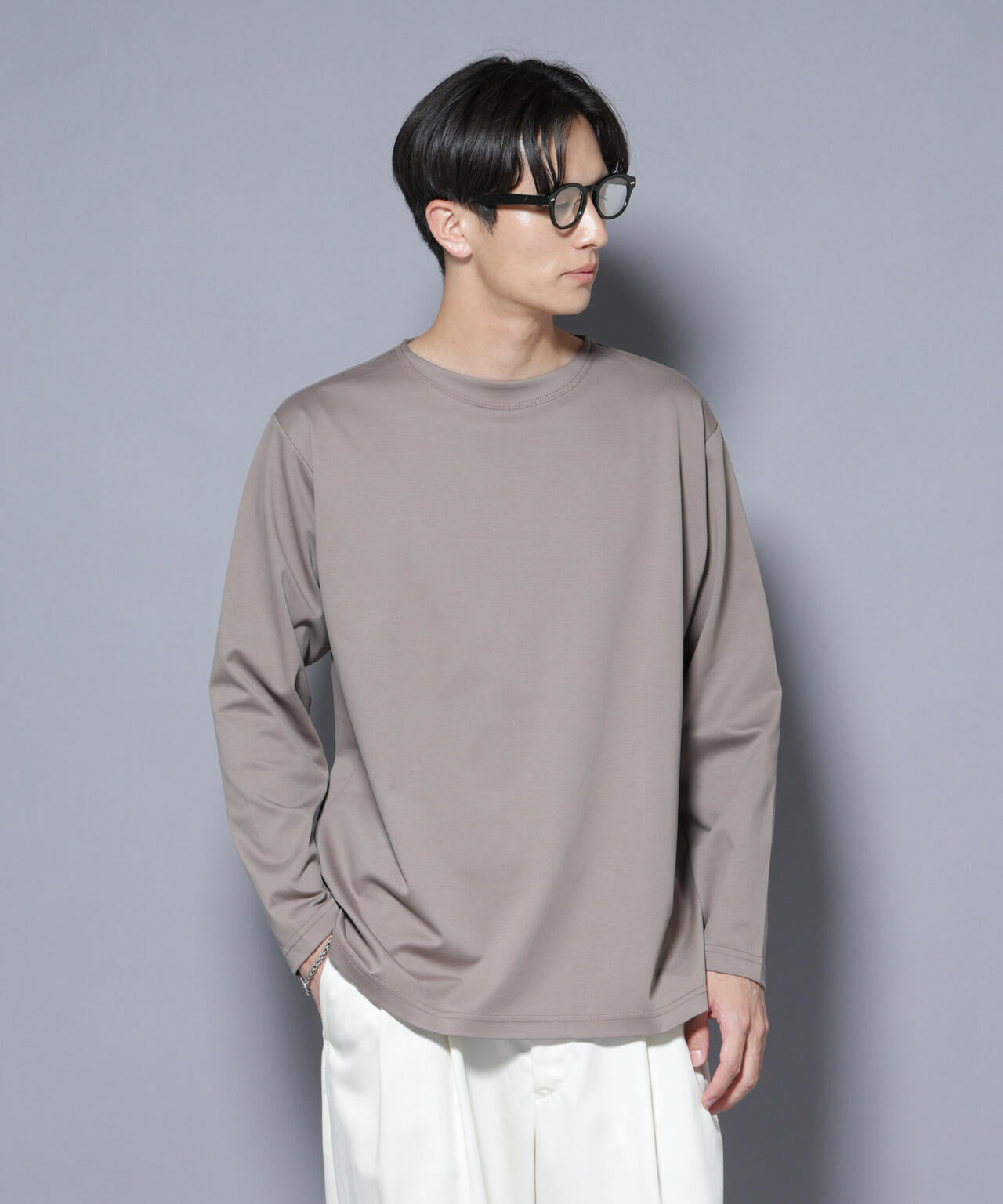 ｢NJ/CLUB｣モクロディ ボートネック サイドスリットTシャツ 6685223214