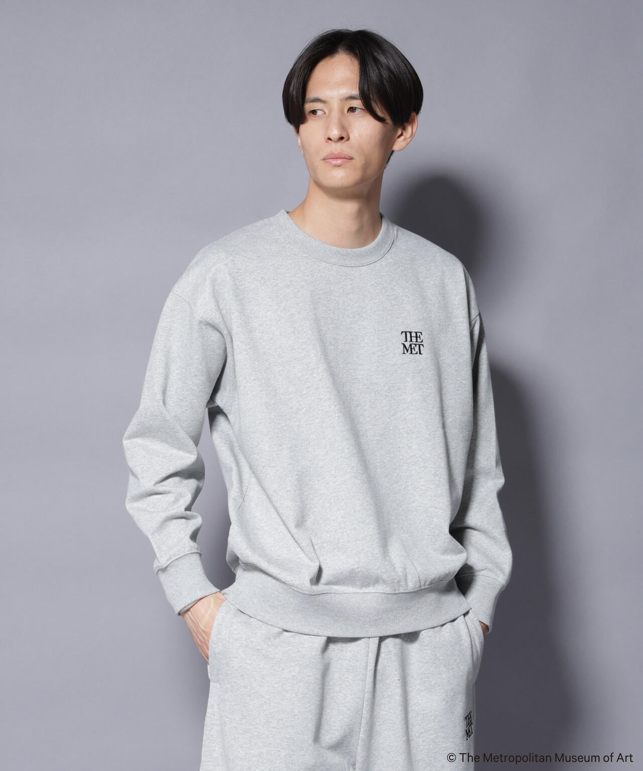 「The Met」ロゴ×アーカイブロゴ刺繍スウェット(セットアップ可) 6685223243
