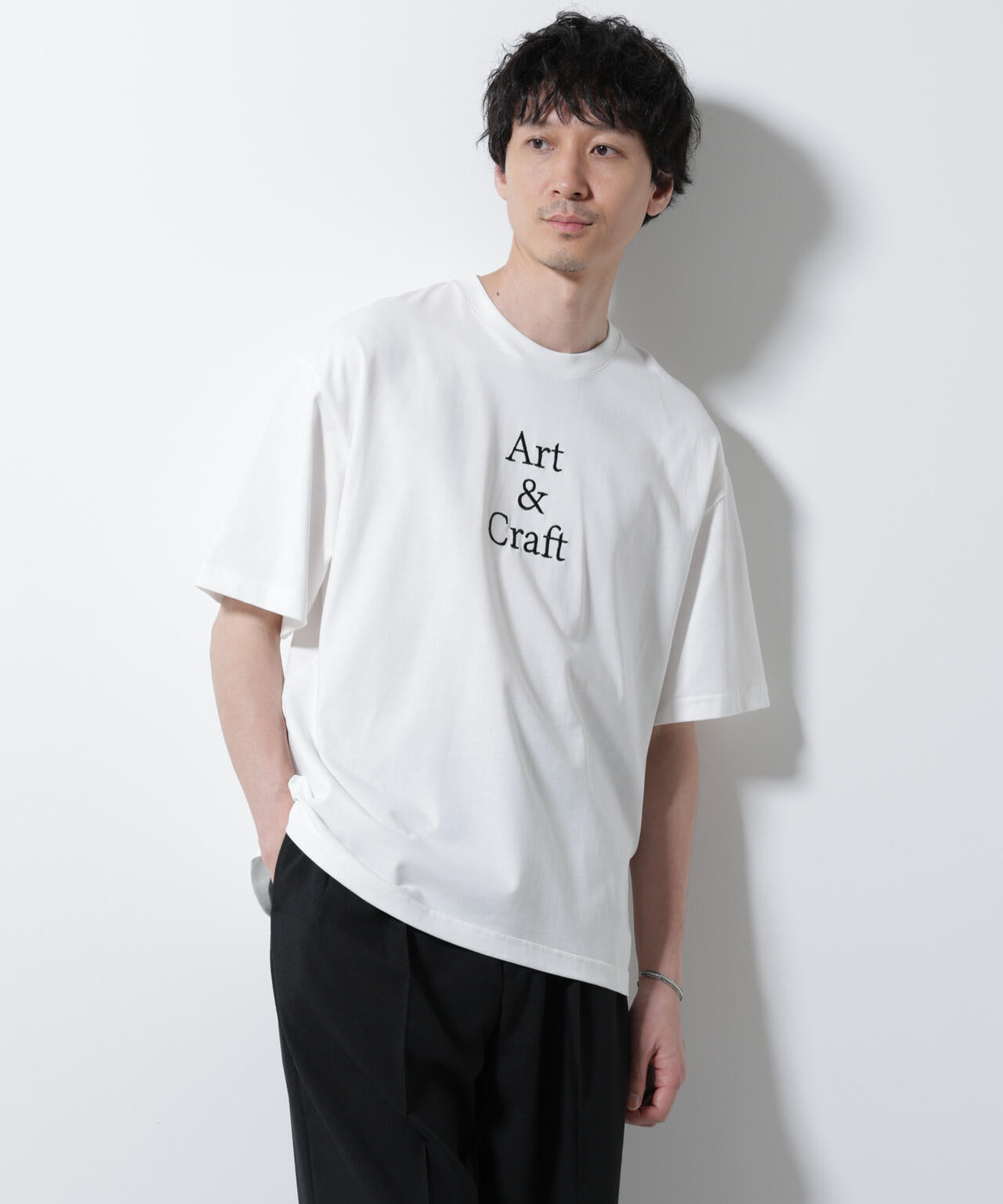 「Art & Craft」エディトリアル 刺繍Tシャツ 6685224218