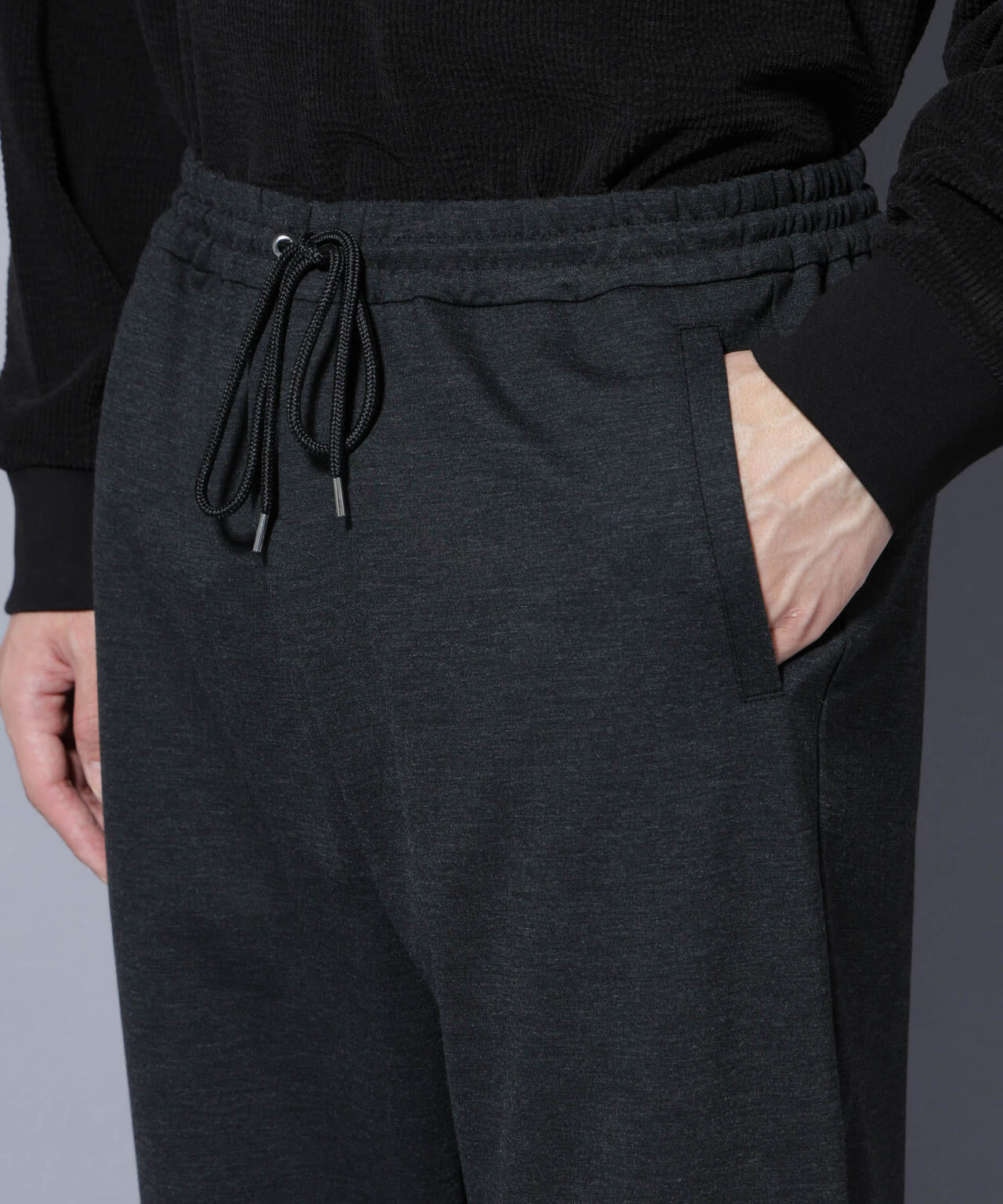 DELEGANTE TECH+ トラックパンツ 6685227206