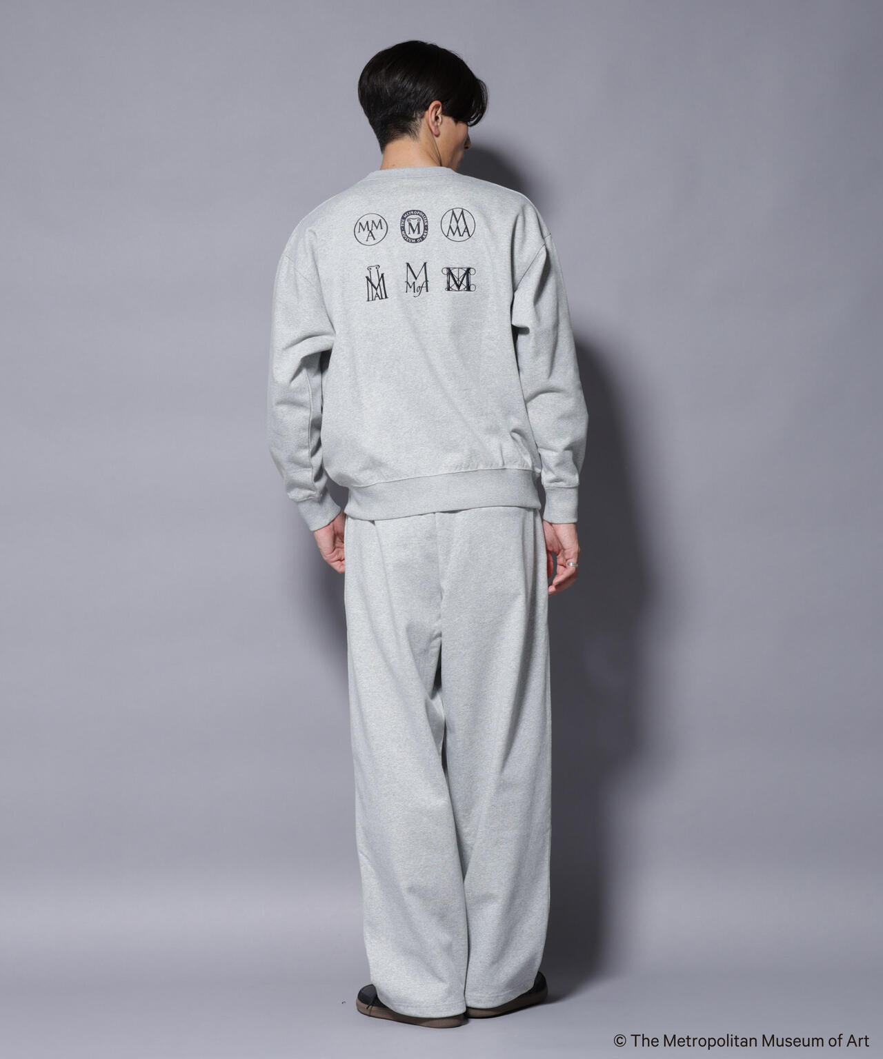 「The Met」ロゴ刺繍 2WAYワイドスウェットパンツ（セットアップ可） 6685227229