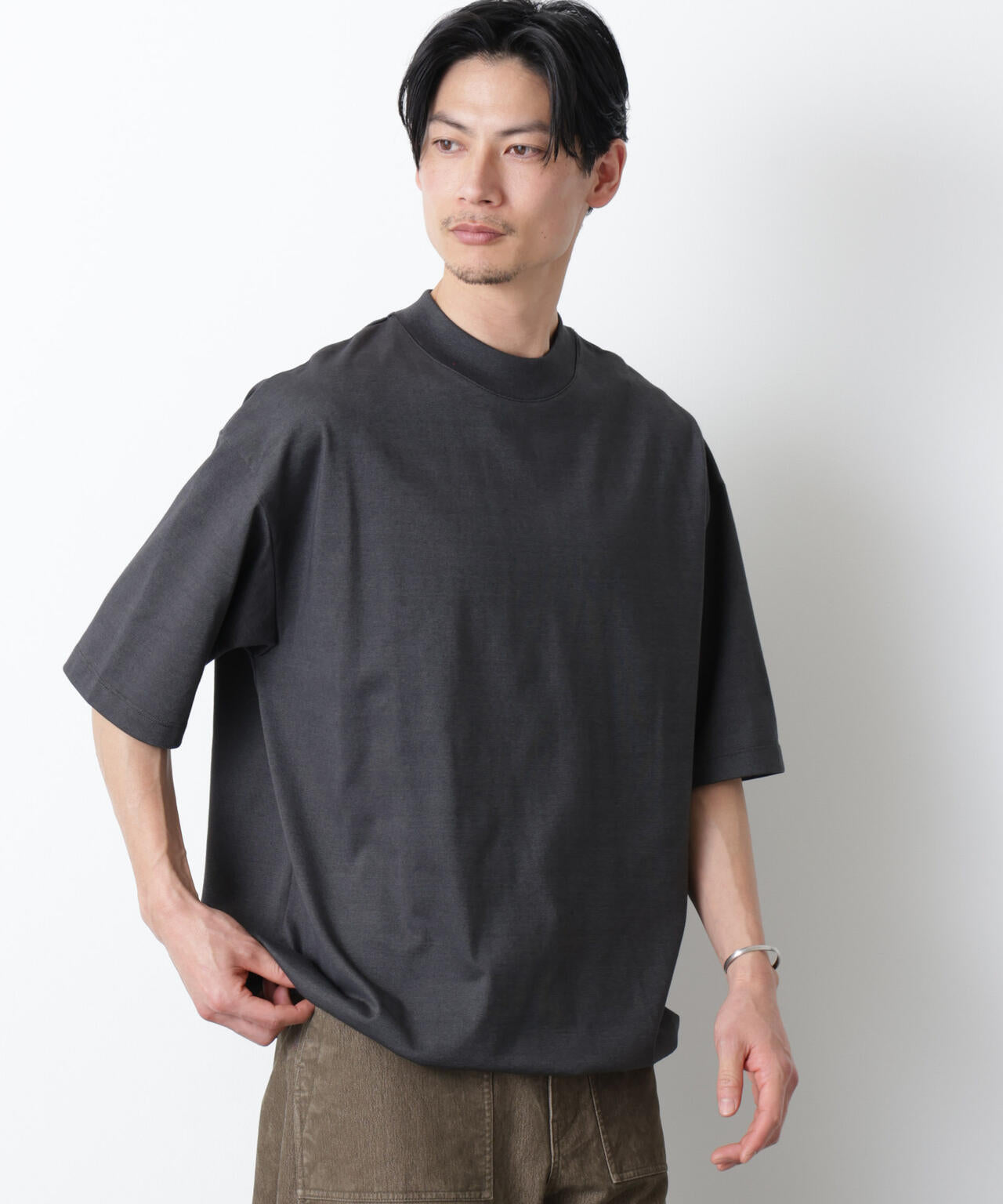 ソラーロワイドモックネックTシャツ 6686124203