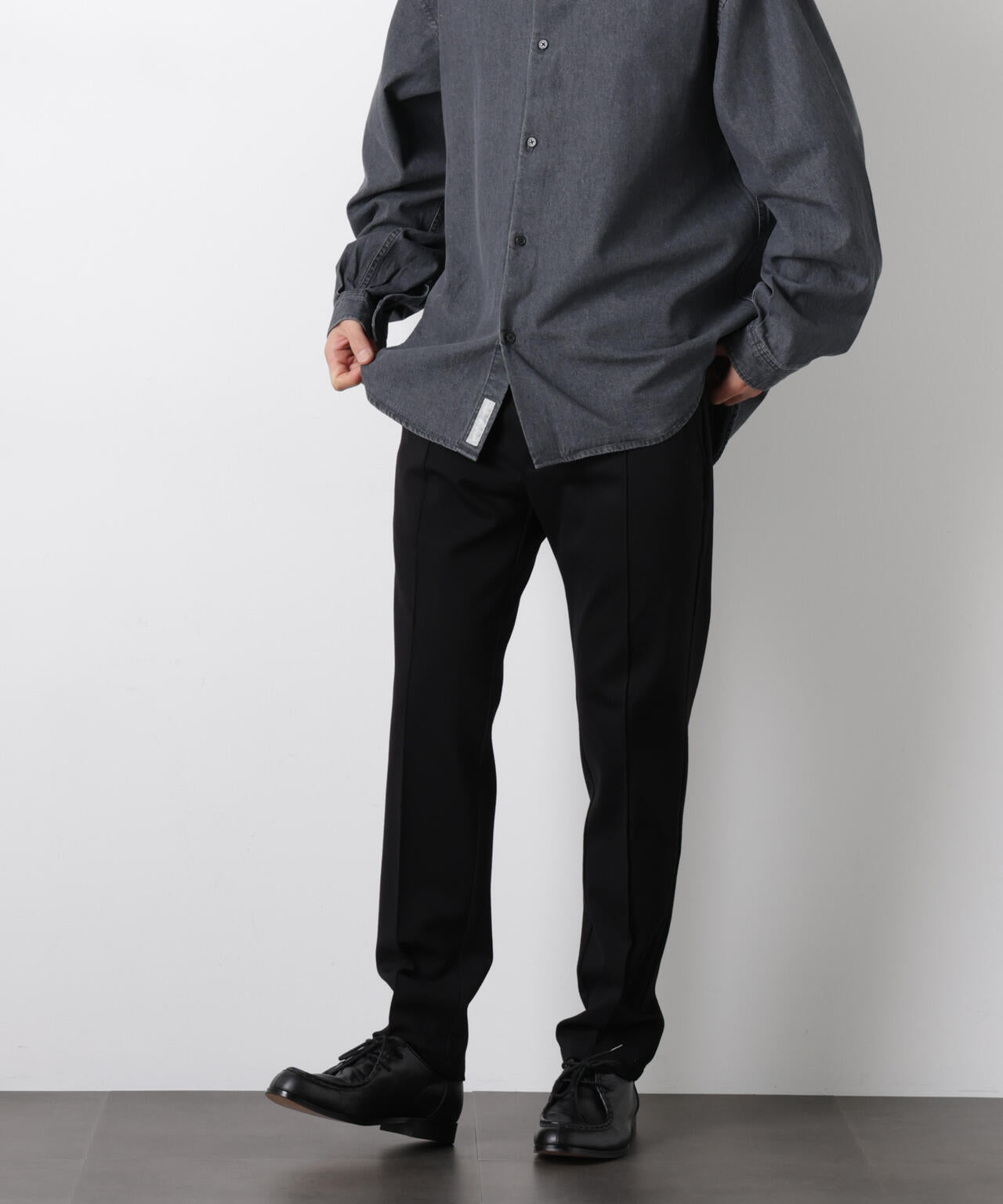 「モダンコンフォート」スリムイージースラックス