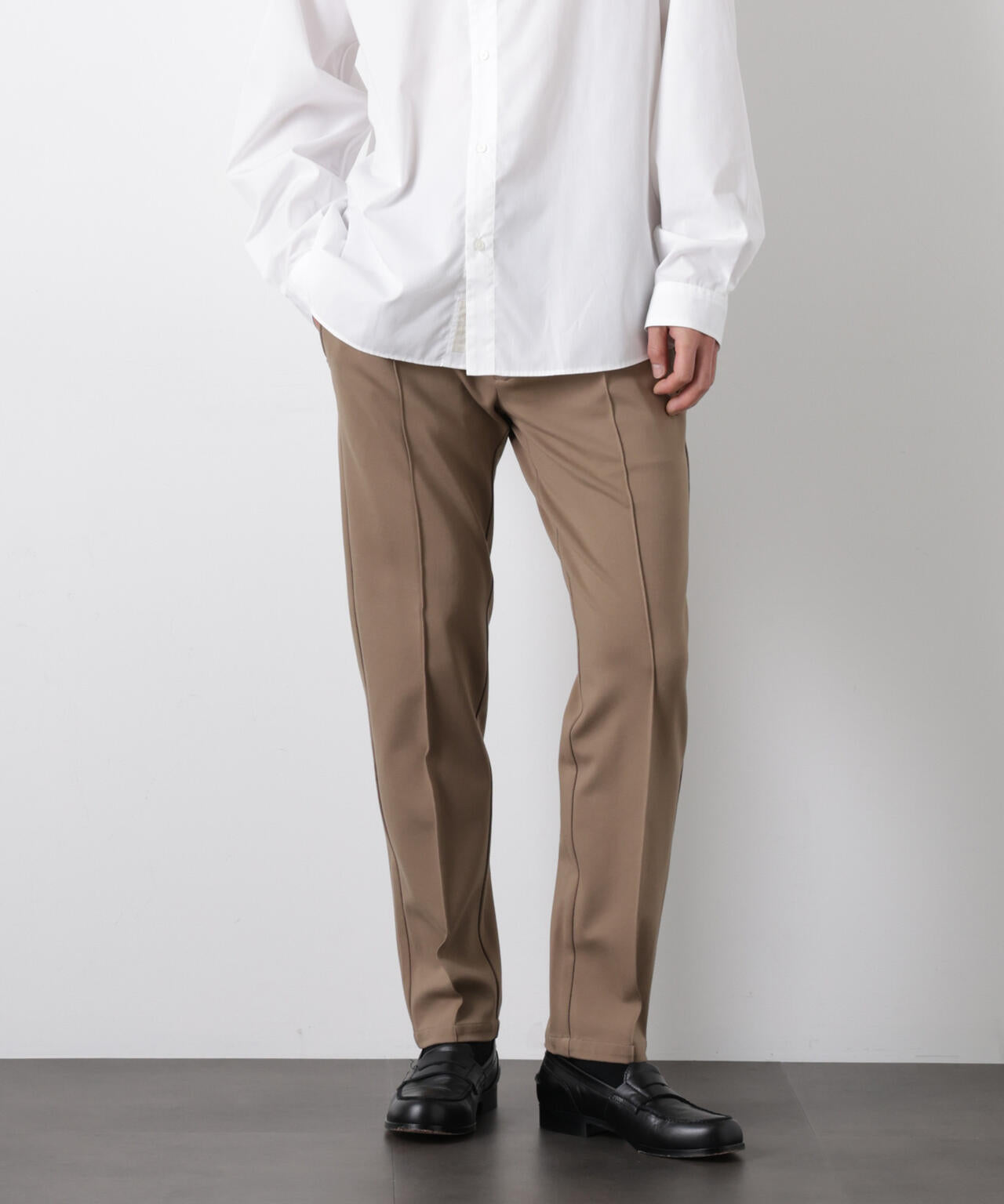 「モダンコンフォート」スリムイージースラックス