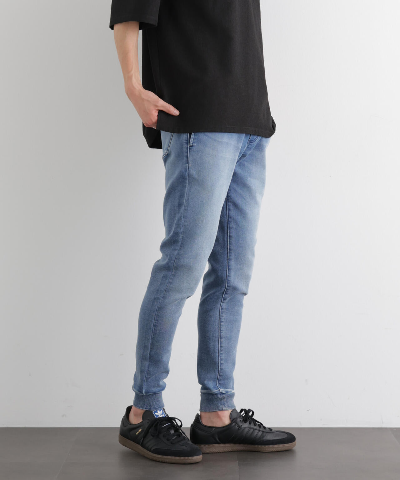 ｢Meaningful Continuity｣ ストレッチデニムジョガーパンツ 6686127220