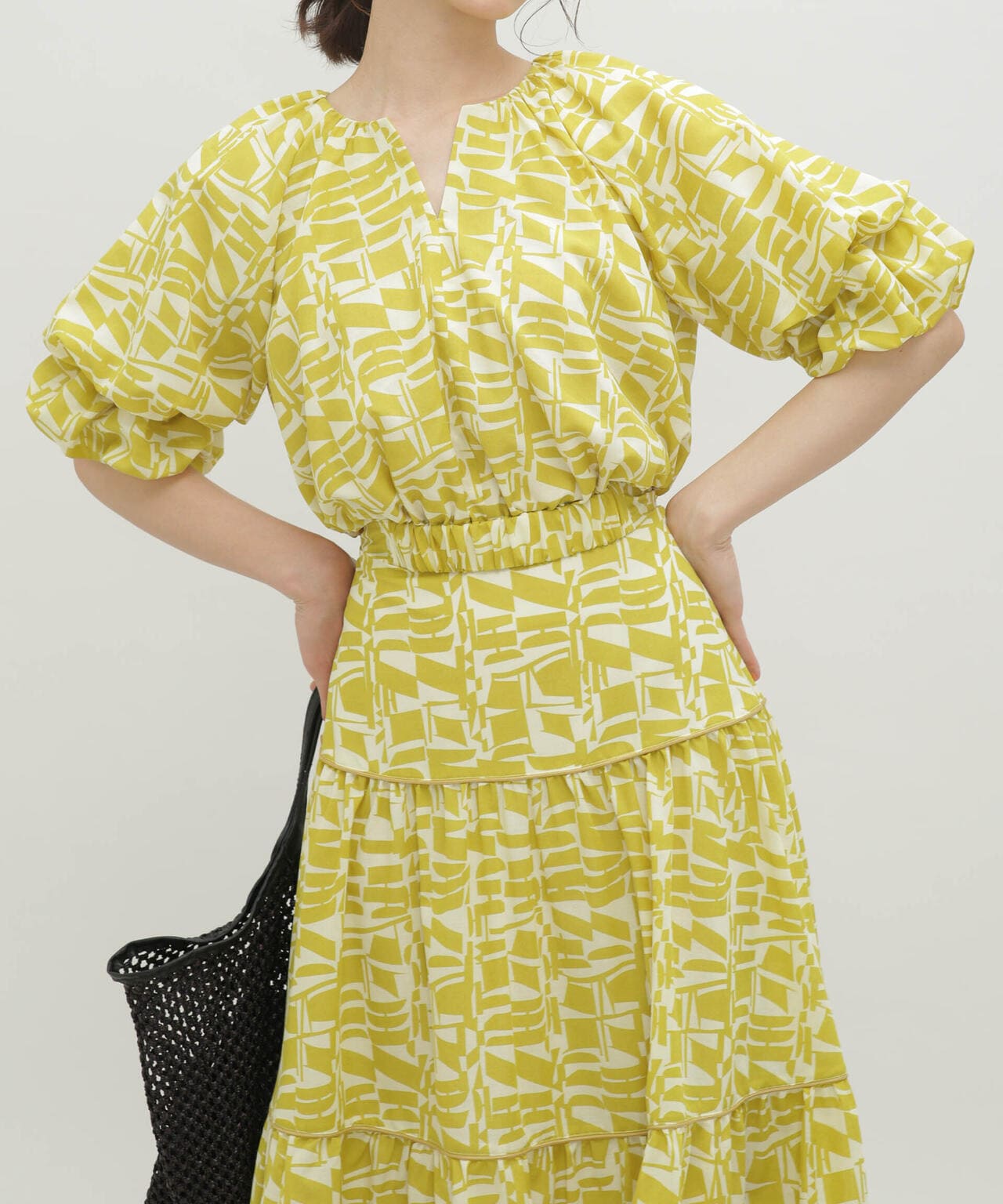 LB.03/幾何学柄バルーンスリーブブラウス 6693121309