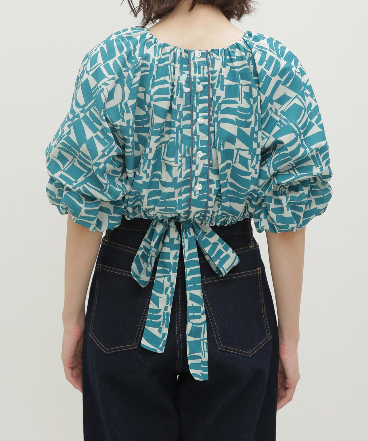 LB.03/幾何学柄バルーンスリーブブラウス 6693121309