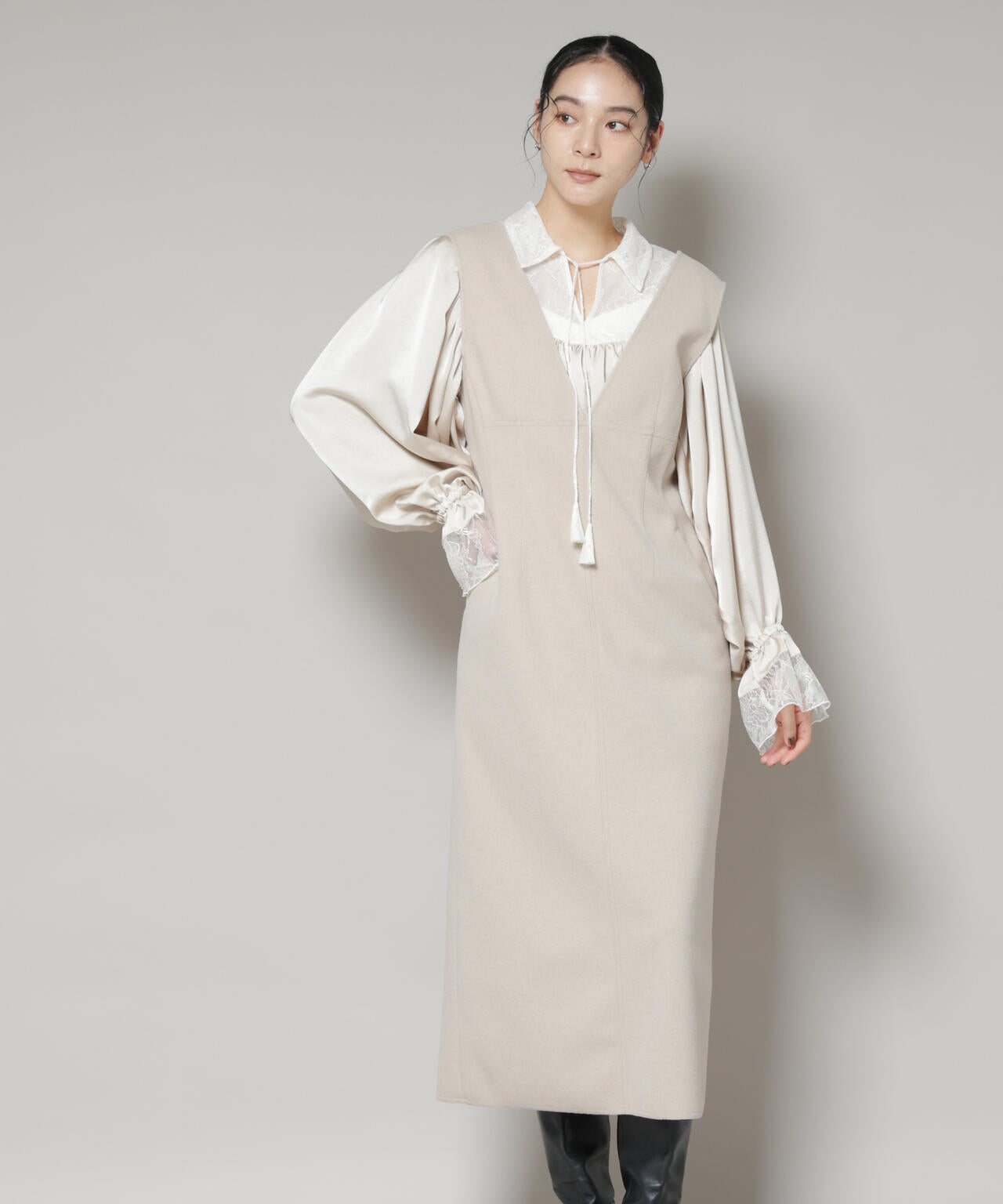 ニードルジャージーVネックワンピース 6695219320