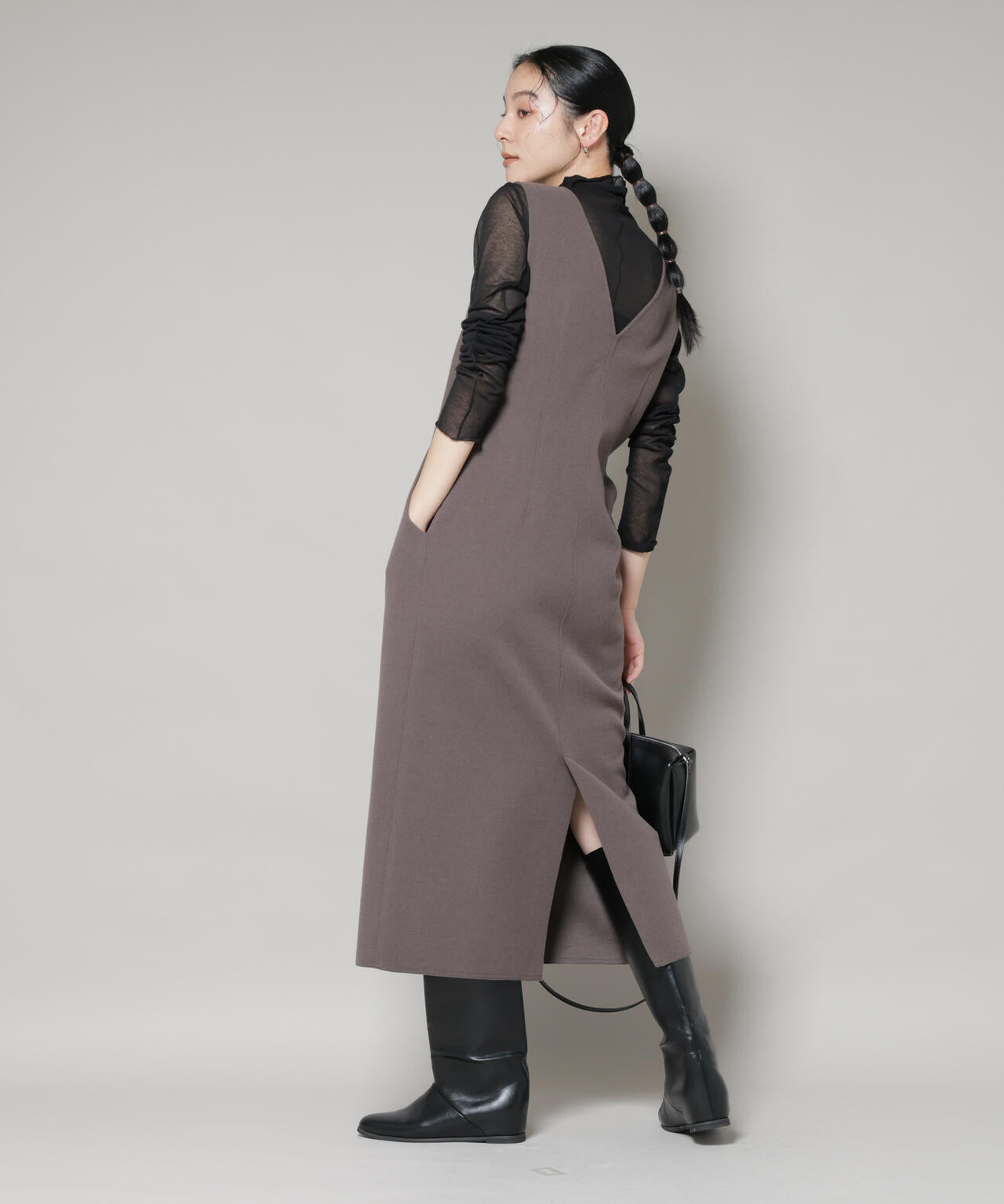 ニードルジャージーVネックワンピース 6695219320