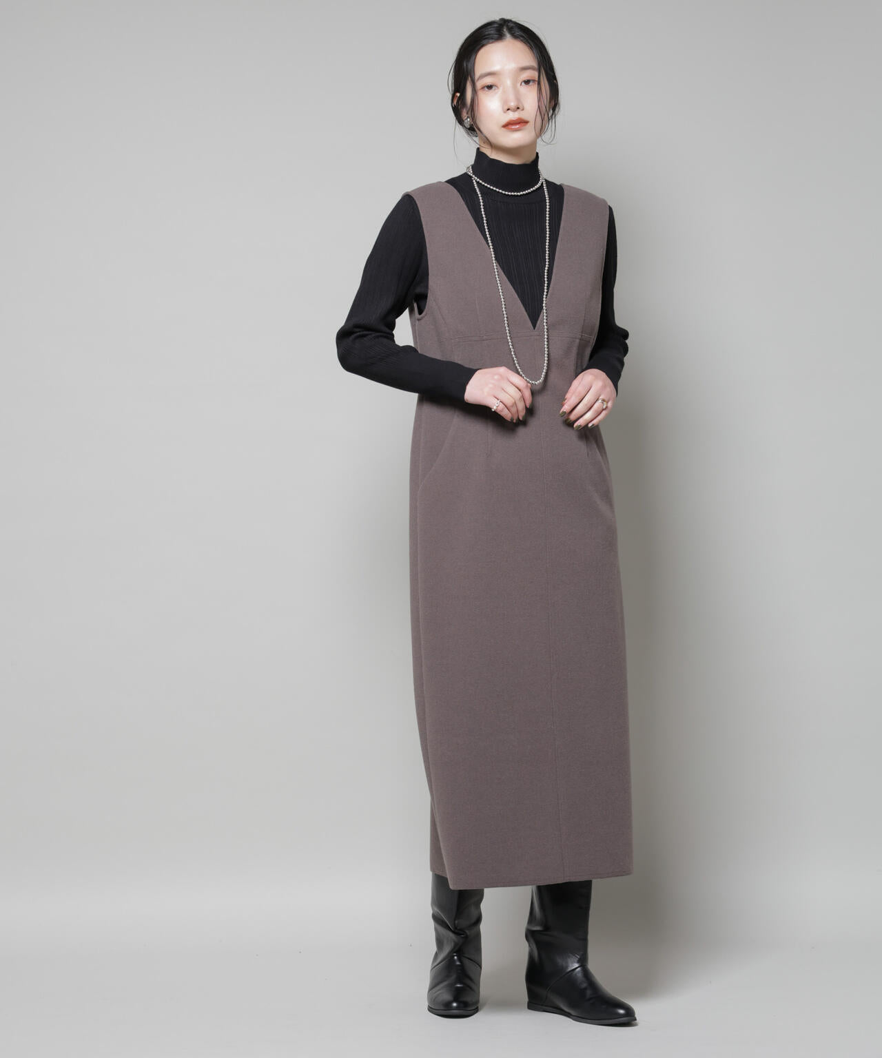 ニードルジャージーVネックワンピース