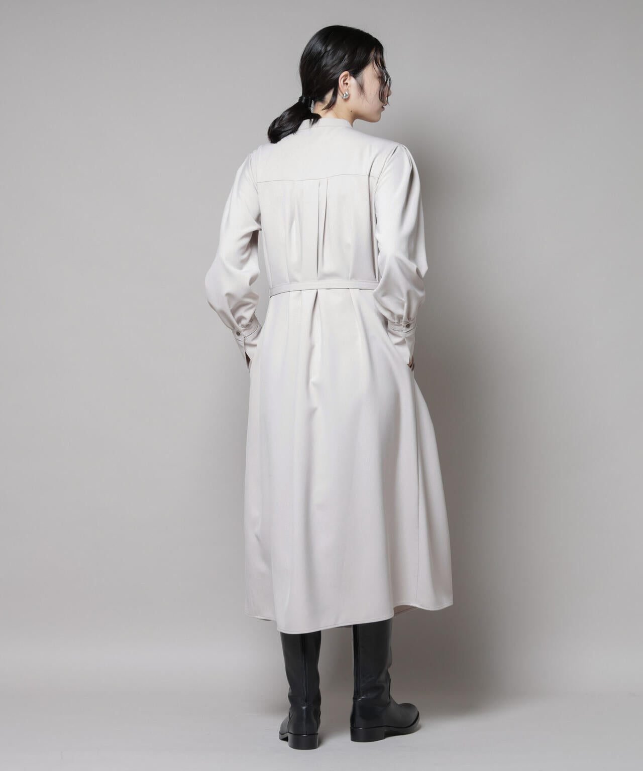 ダブルクロスベルト付きタックワンピース 6695219324