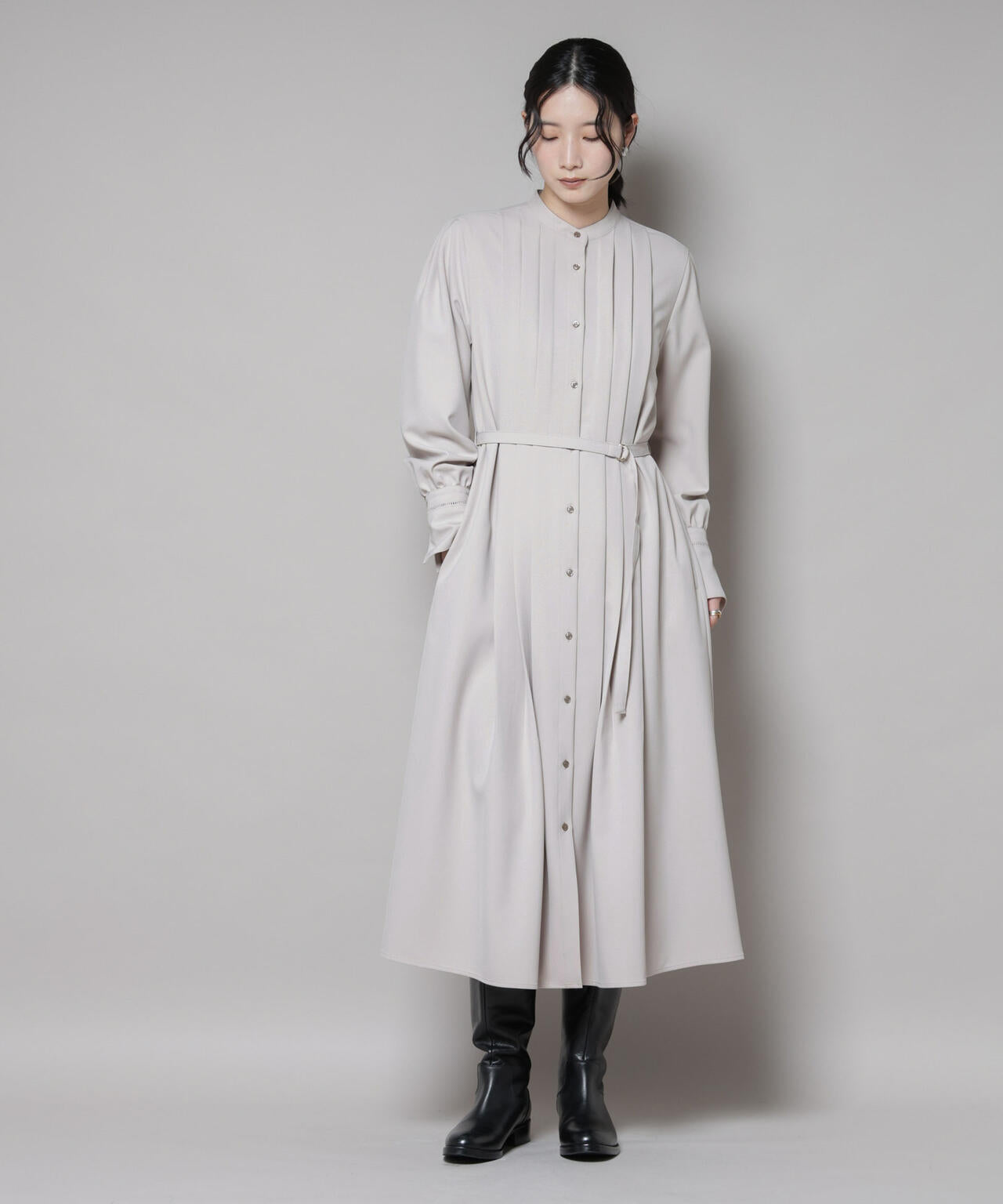 ダブルクロスベルト付きタックワンピース