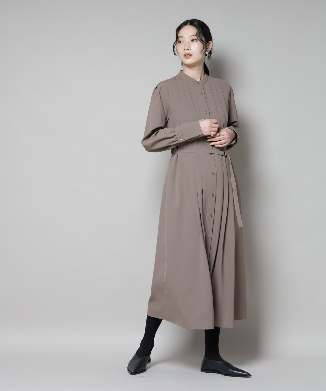 ダブルクロスベルト付きタックワンピース