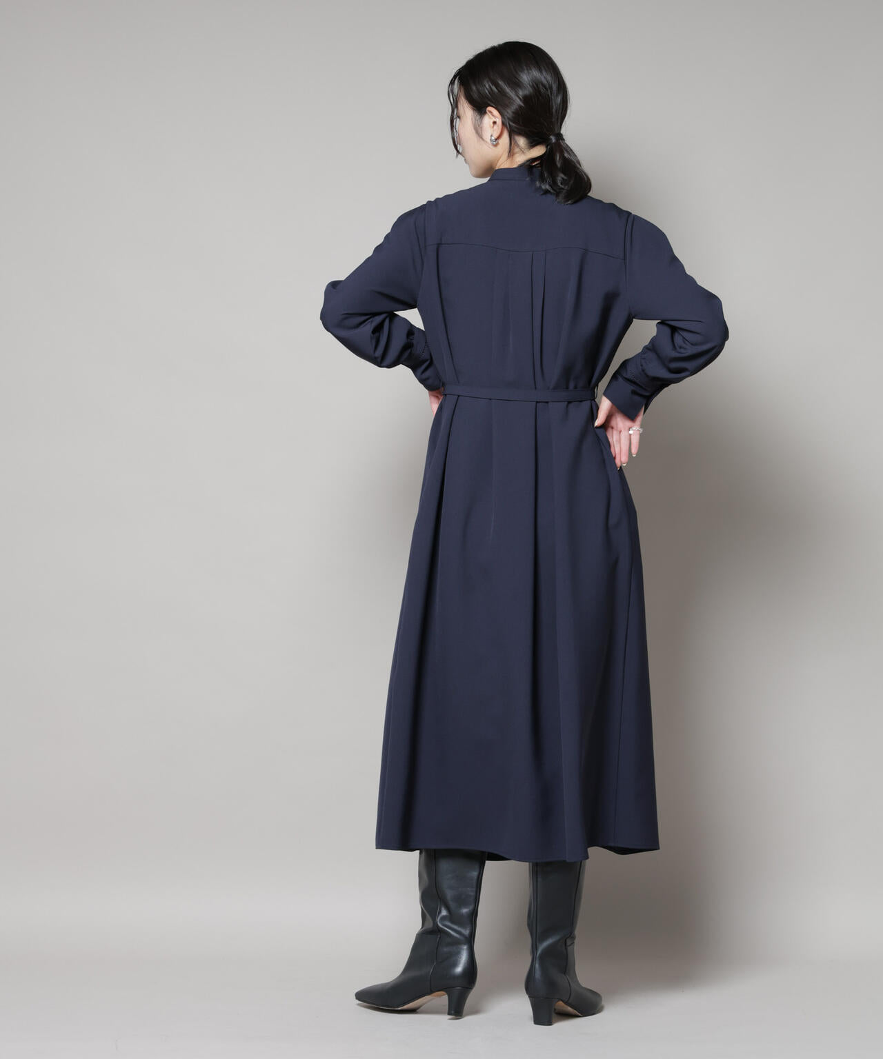 ダブルクロスベルト付きタックワンピース 6695219324