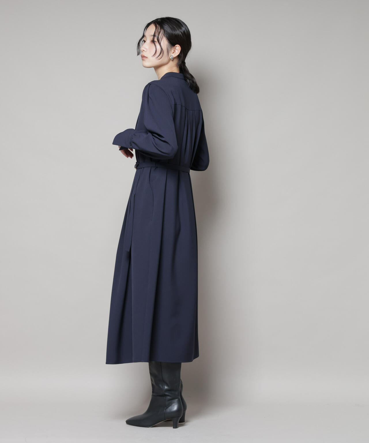 ダブルクロスベルト付きタックワンピース 6695219324