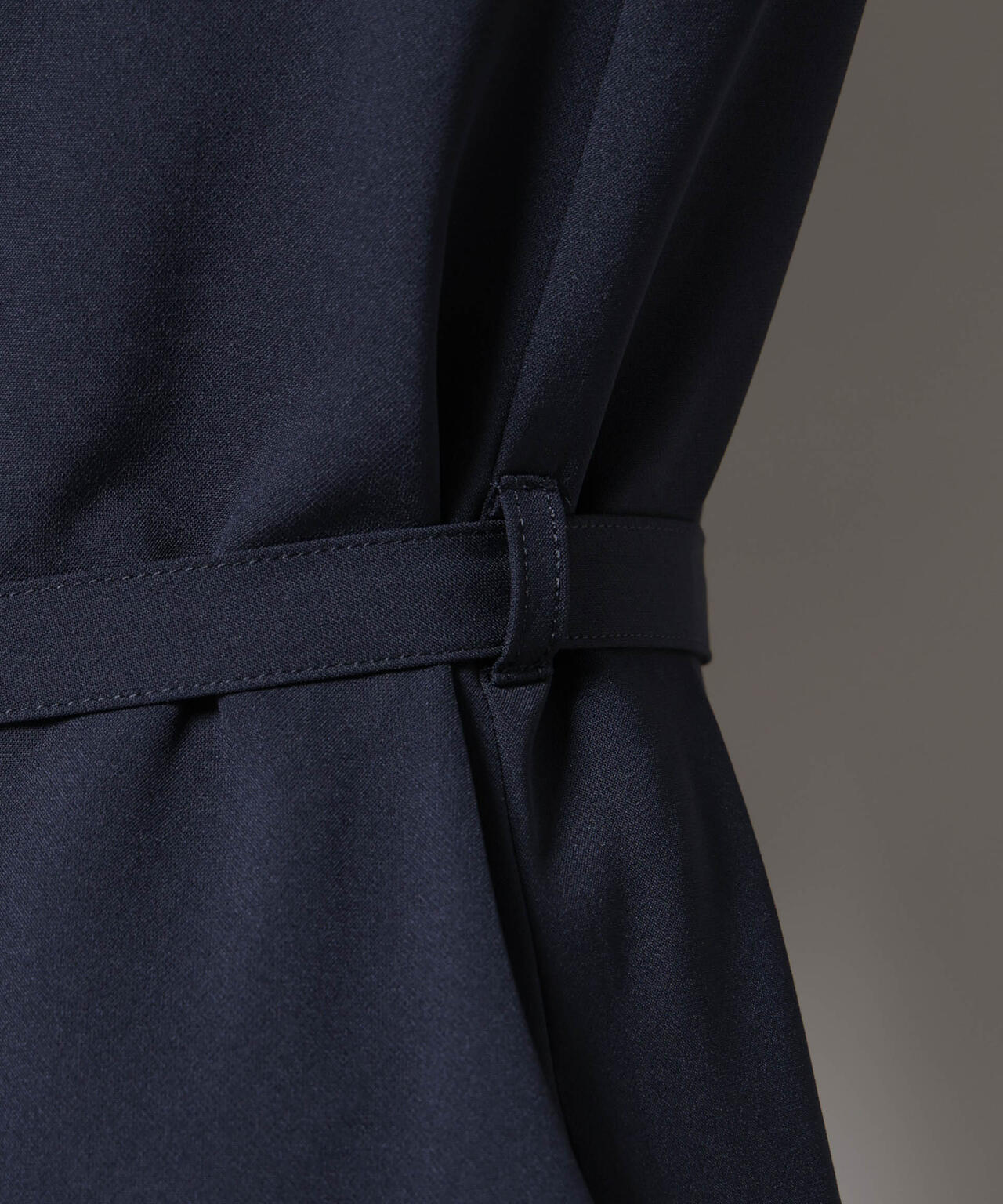 ダブルクロスベルト付きタックワンピース 6695219324