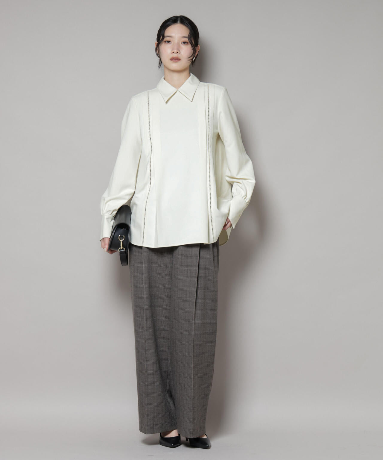 ダブルクロス衿付きハシゴレースブラウス 6695220316