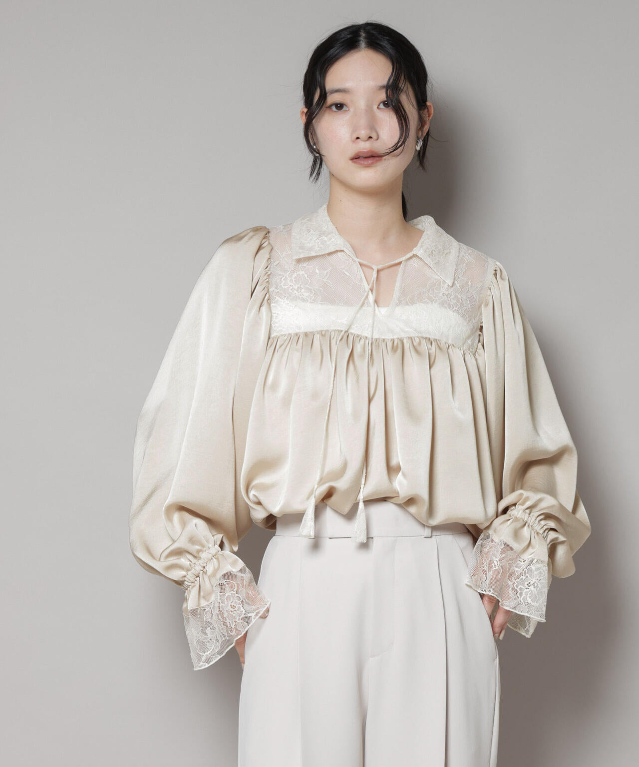 レースコンビギャザーブラウス