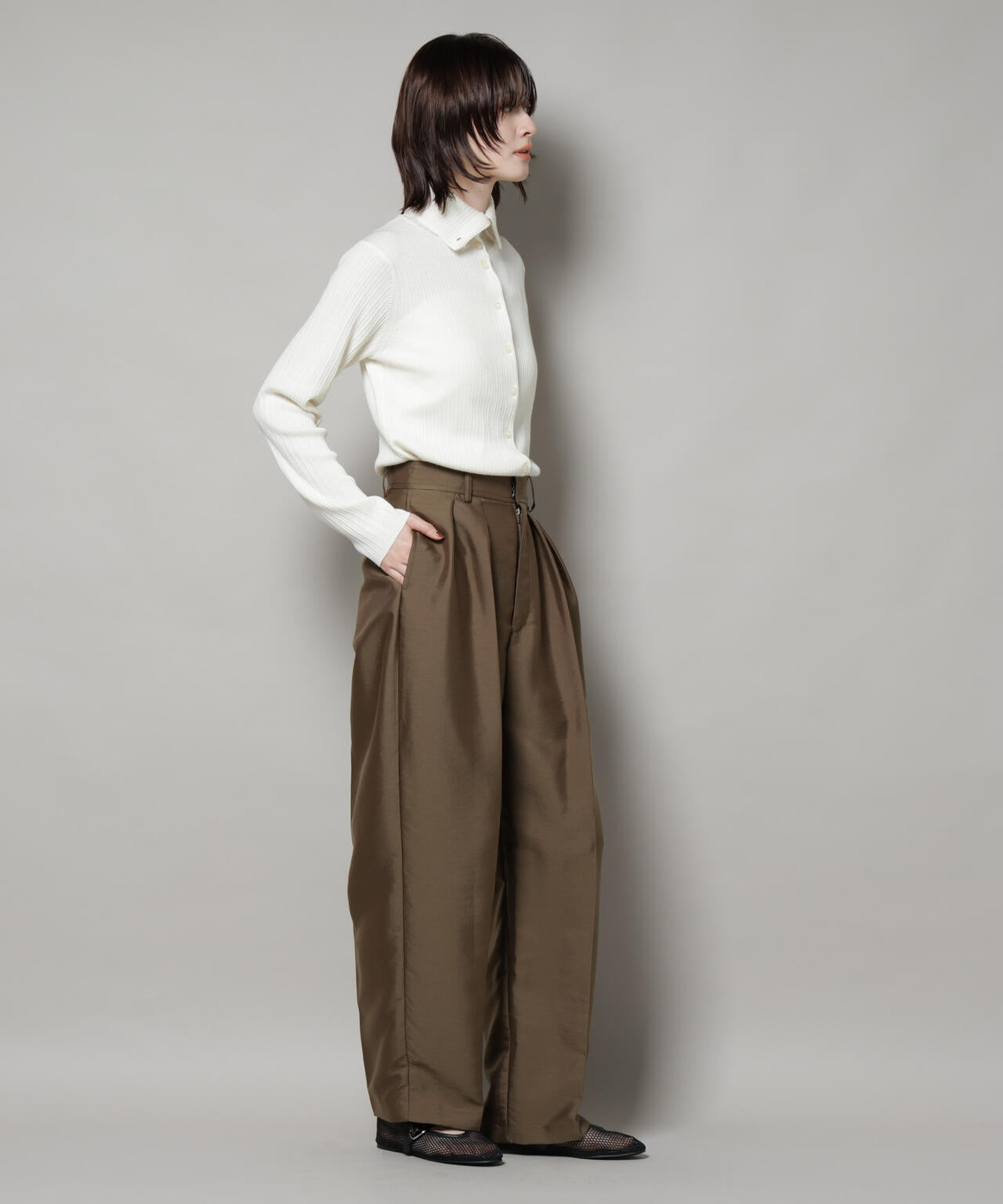 ツイルウェーブタックバレルパンツ 6695227309