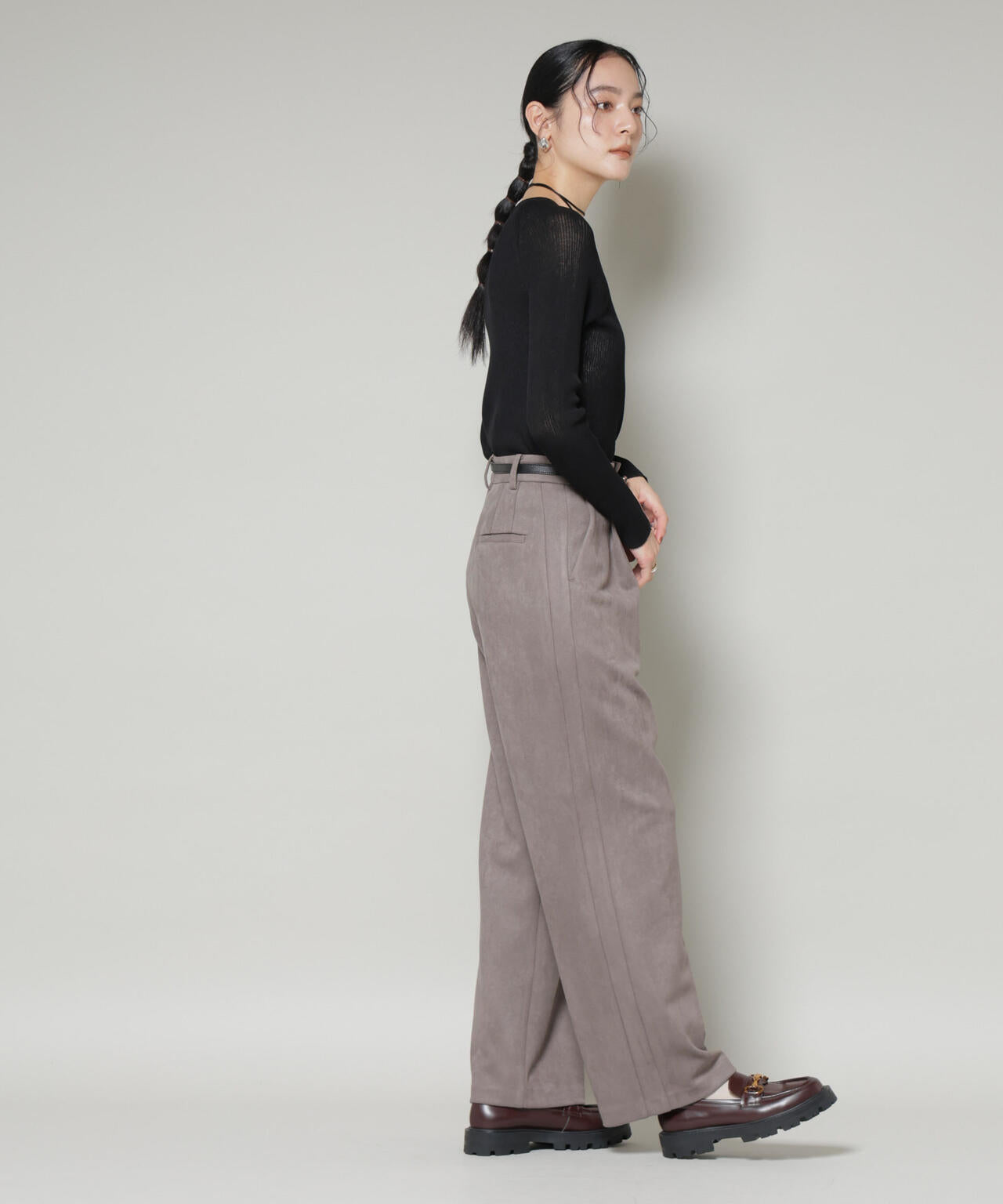 フェイクスエードタックパンツ 6695227322