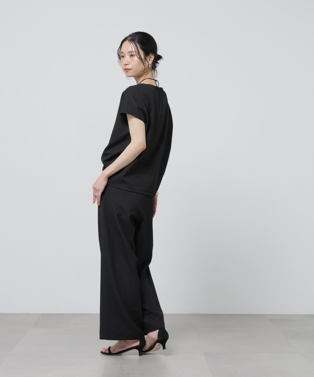 「Meaningful Continuity」coveross(R)EOSブッチャーノースリブラウス×パンツセットアップ 6696119307