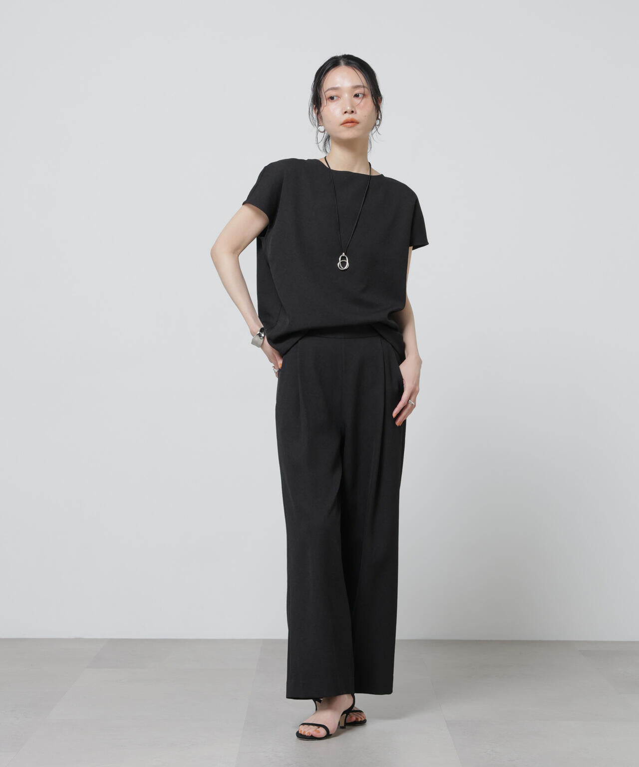 「Meaningful Continuity」coveross(R)EOSブッチャーノースリブラウス×パンツセットアップ 6696119307