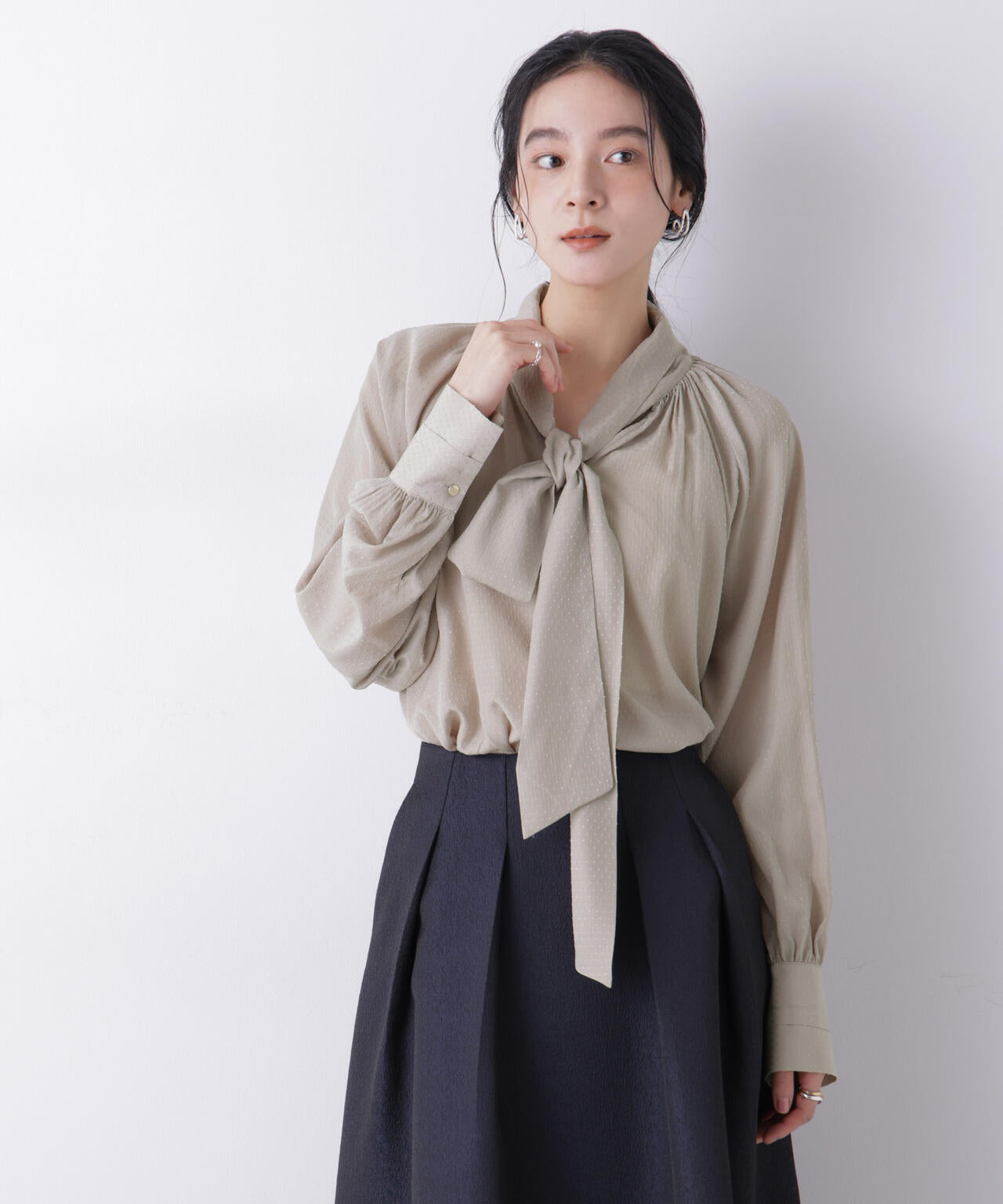 ドビードットリボンタイブラウス