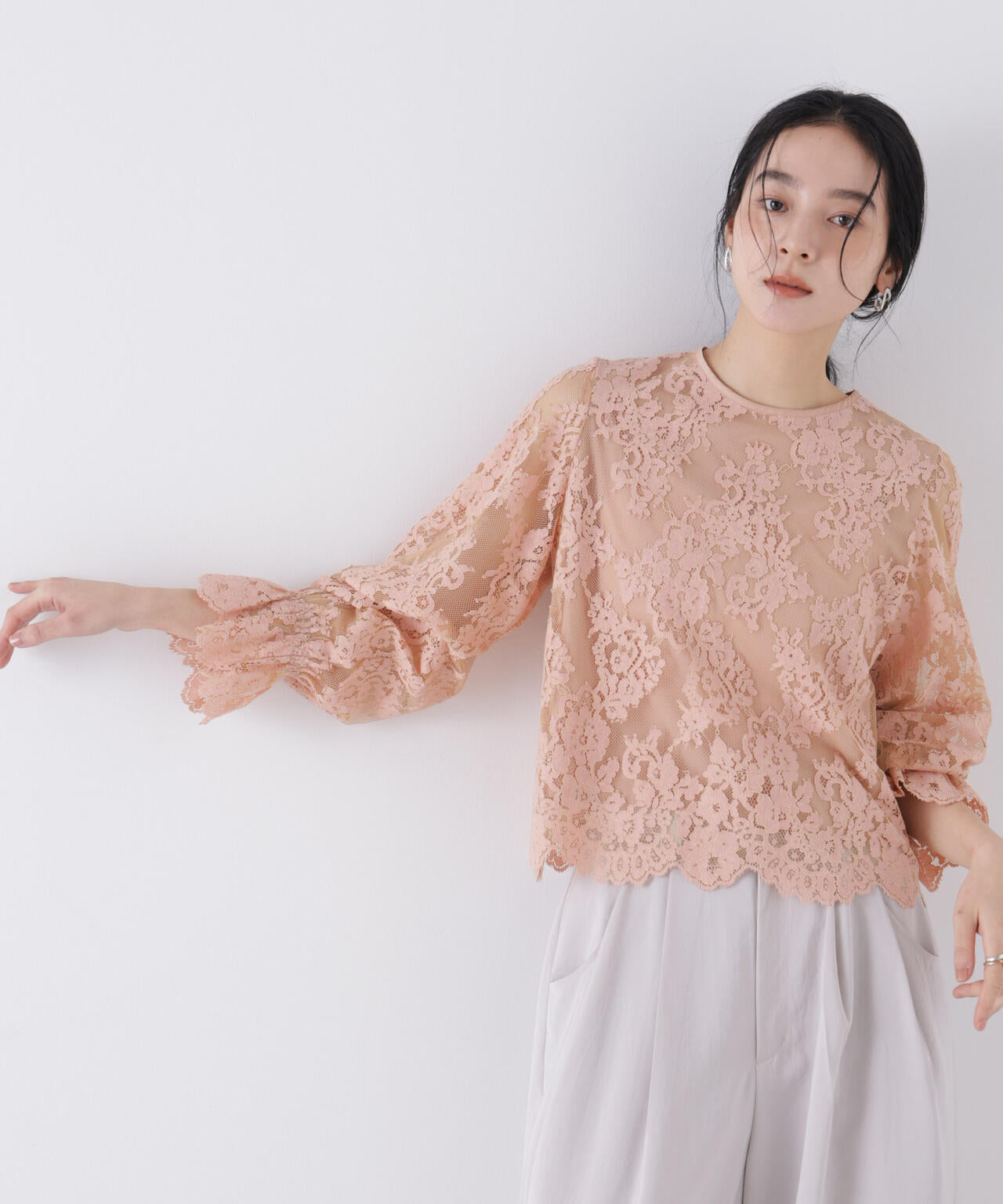 レーススカラップブラウス