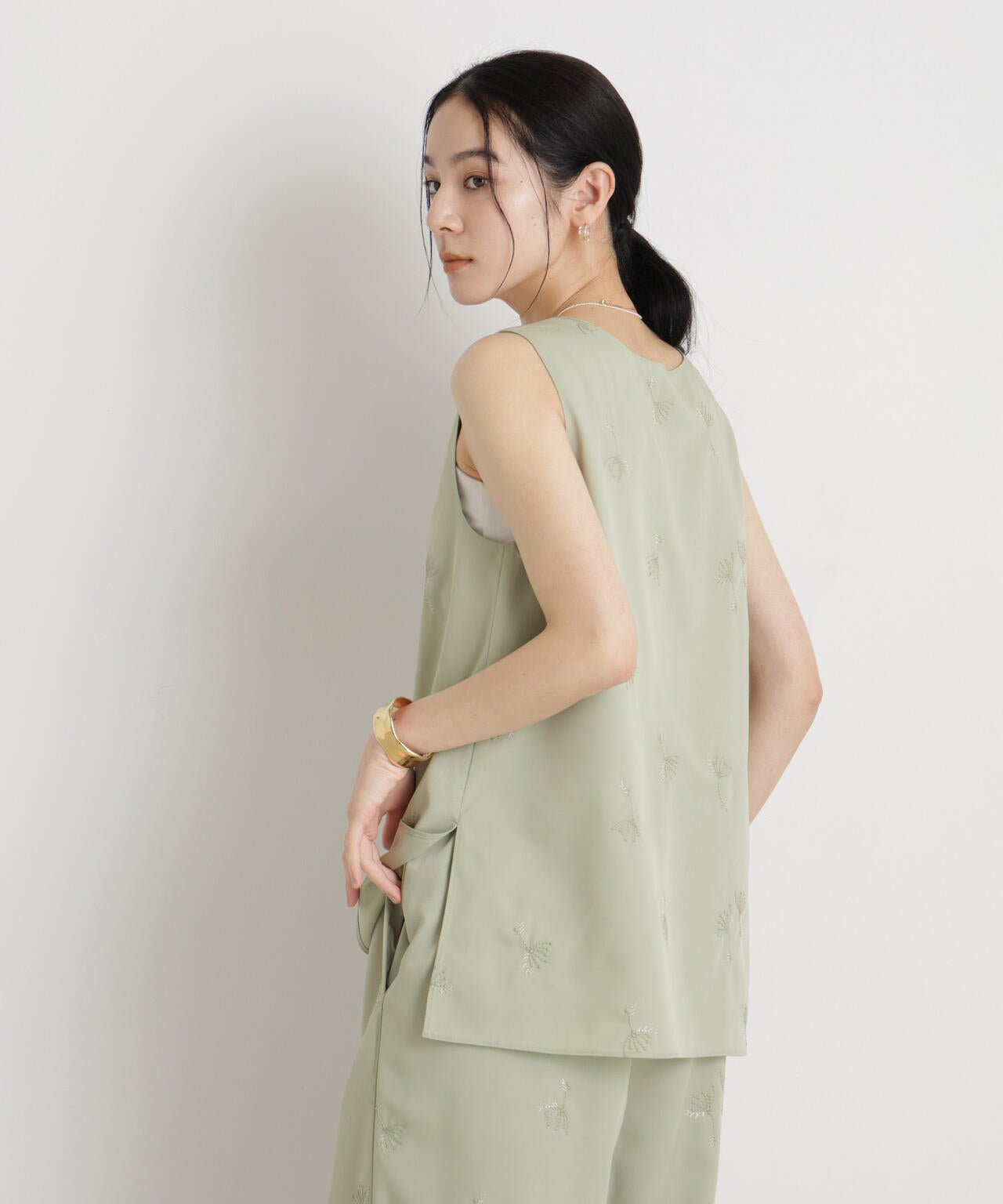 刺繍ツイルタンクブラウス(セットアップ可) 6696121306