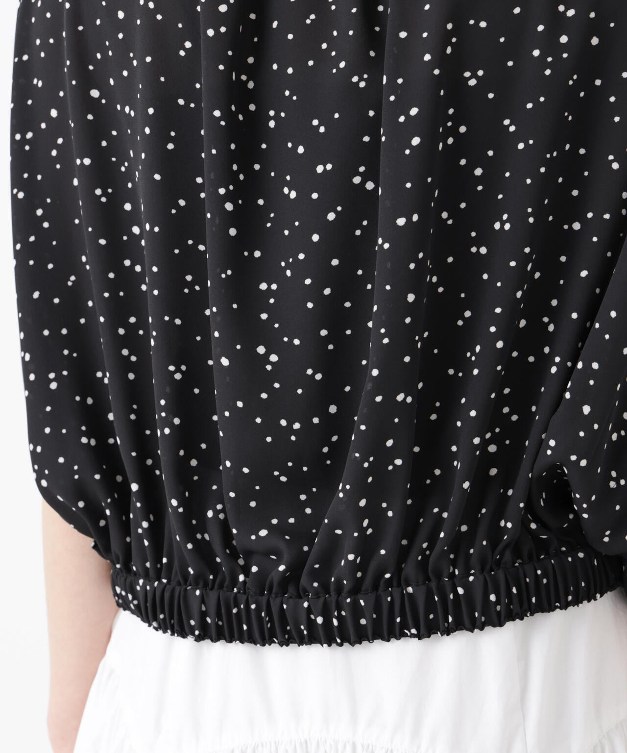 ドットプリントVネックショートブラウス 6696121310