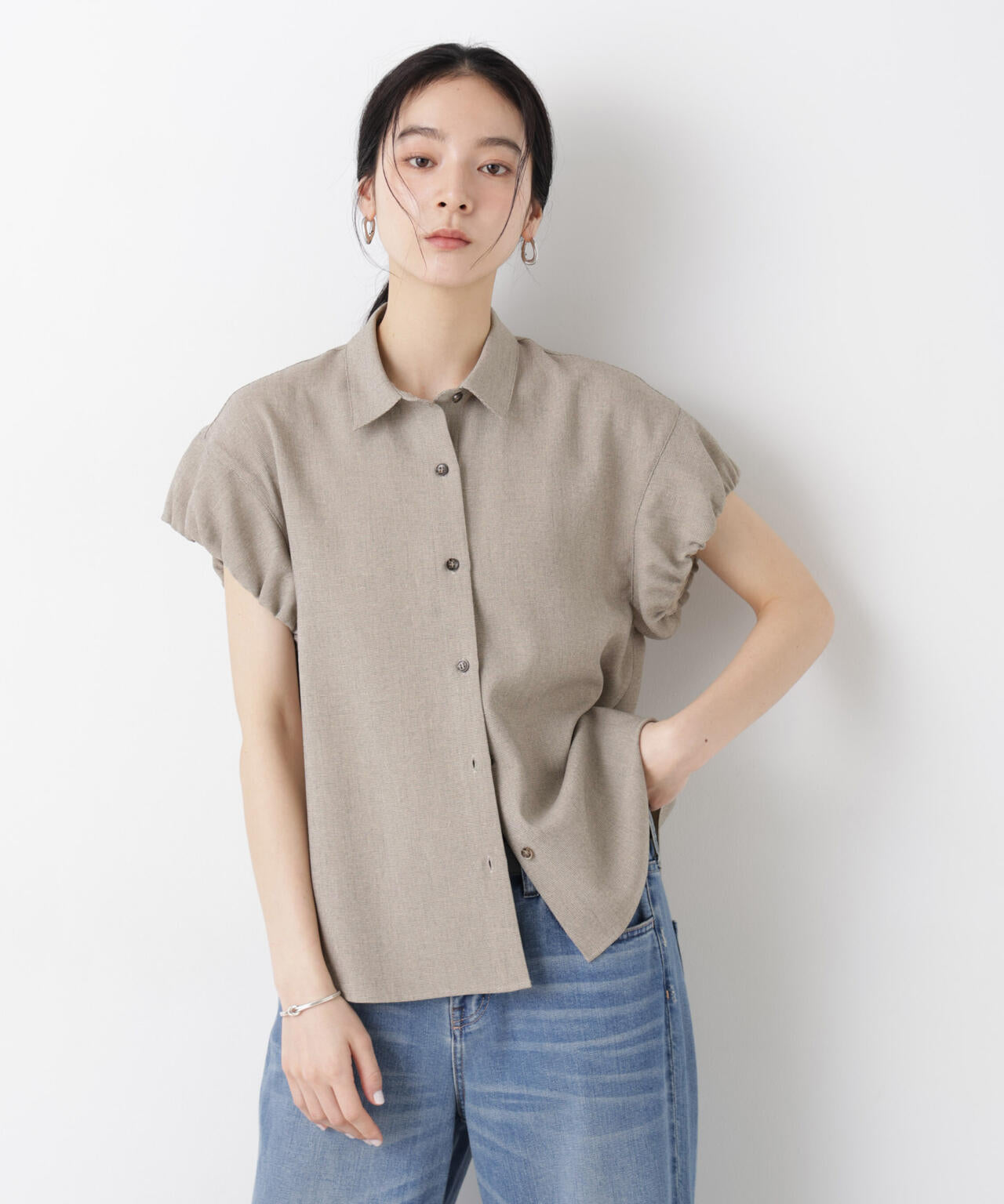 168cm　B:81 W:60 H:89 着用サイズ：F