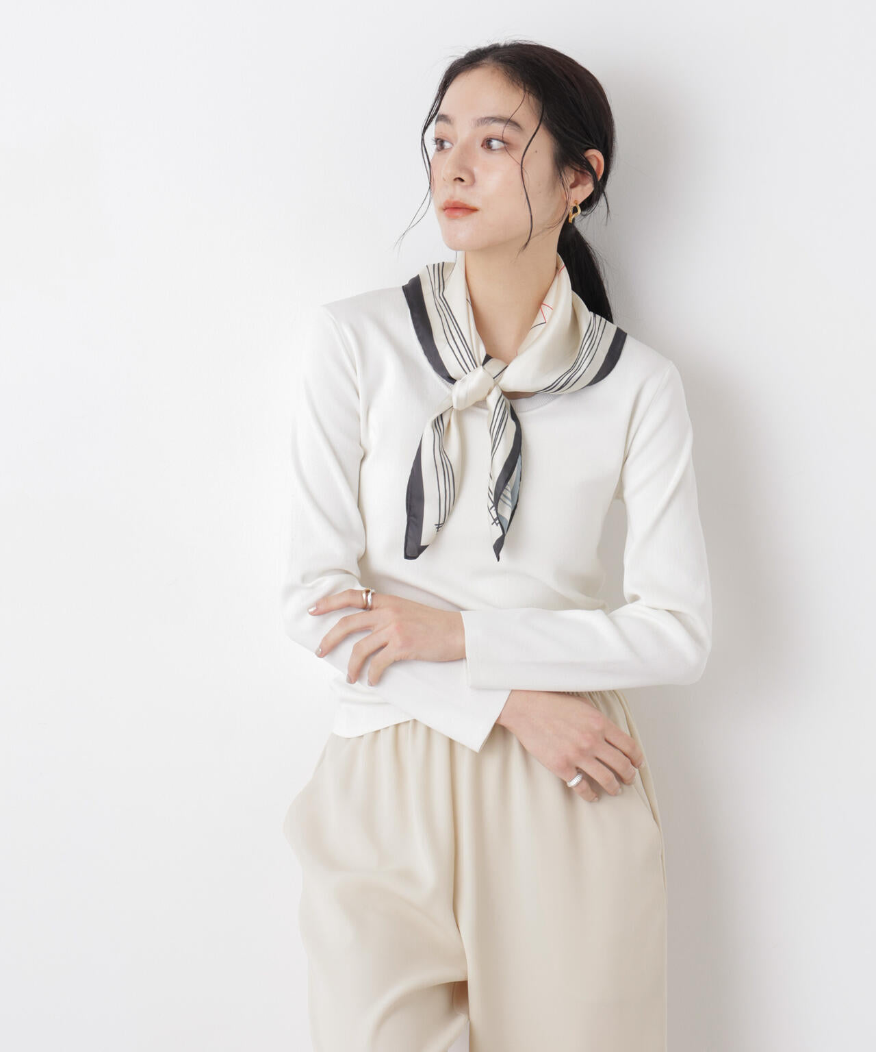 7function Uネック総針ニット