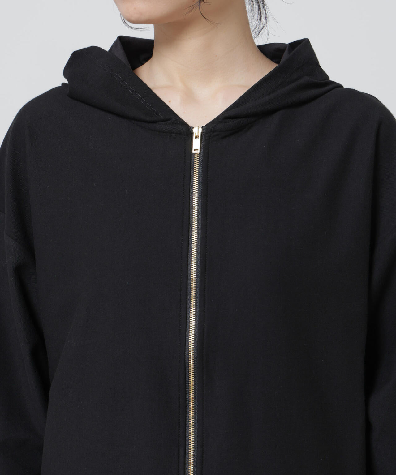 「Meaningful Continuity」coveross(R)ツイル調冷感プレーティング天竺パーカー 6696123303