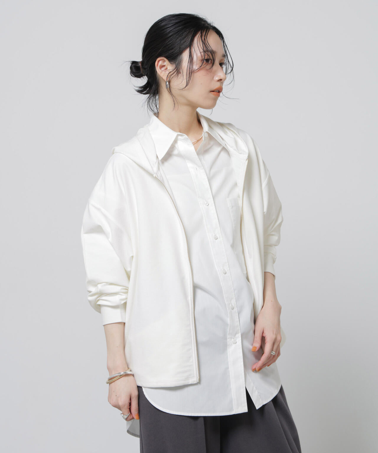 165cm　B:77 W:57 H:85 着用サイズ：F