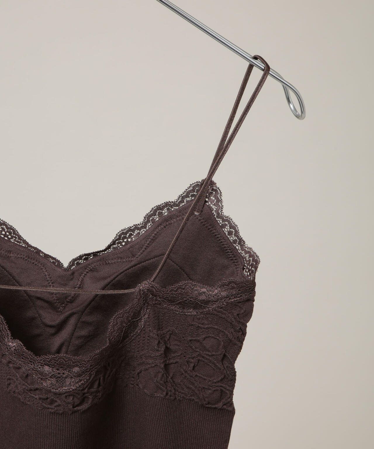 レースジャガードカップ付きキャミソール 6696124316