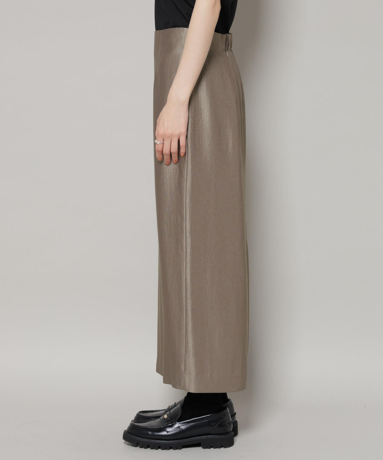 ブライトツイルサテンタイトスカート 6696130301