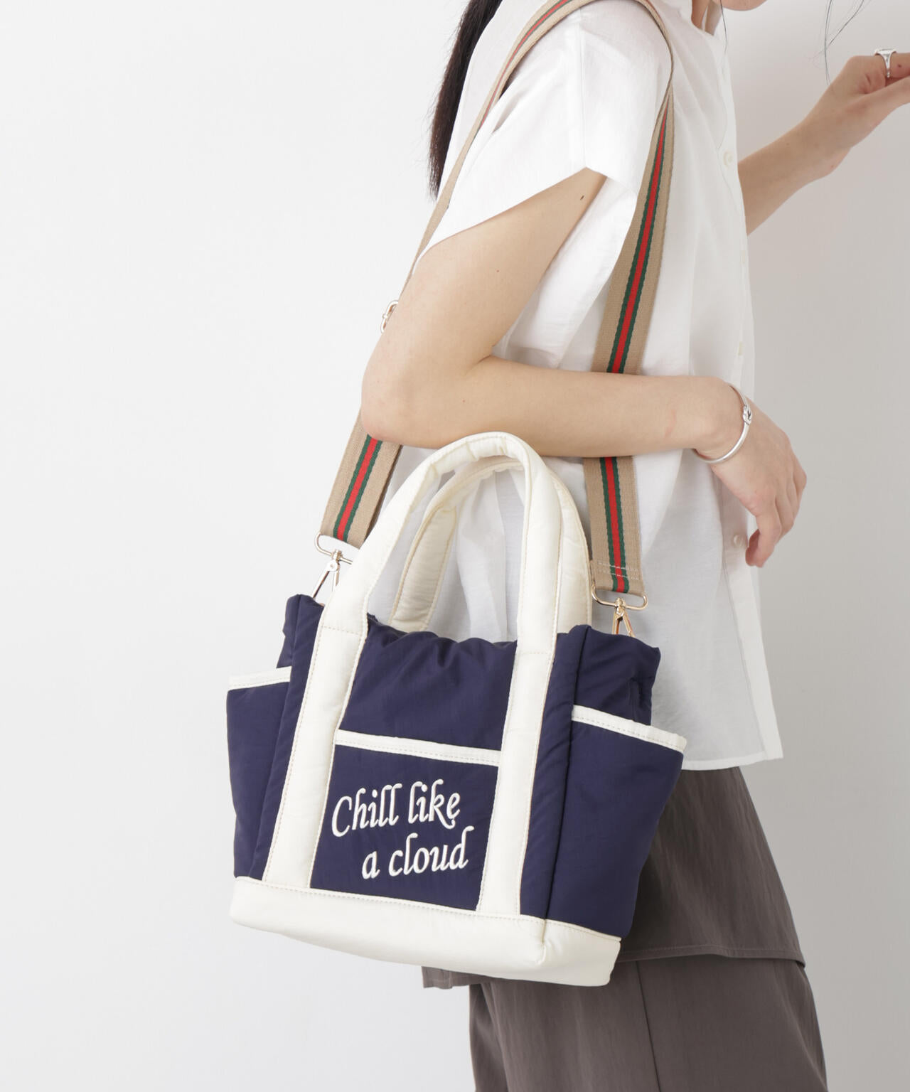 刺繍入りパフトート