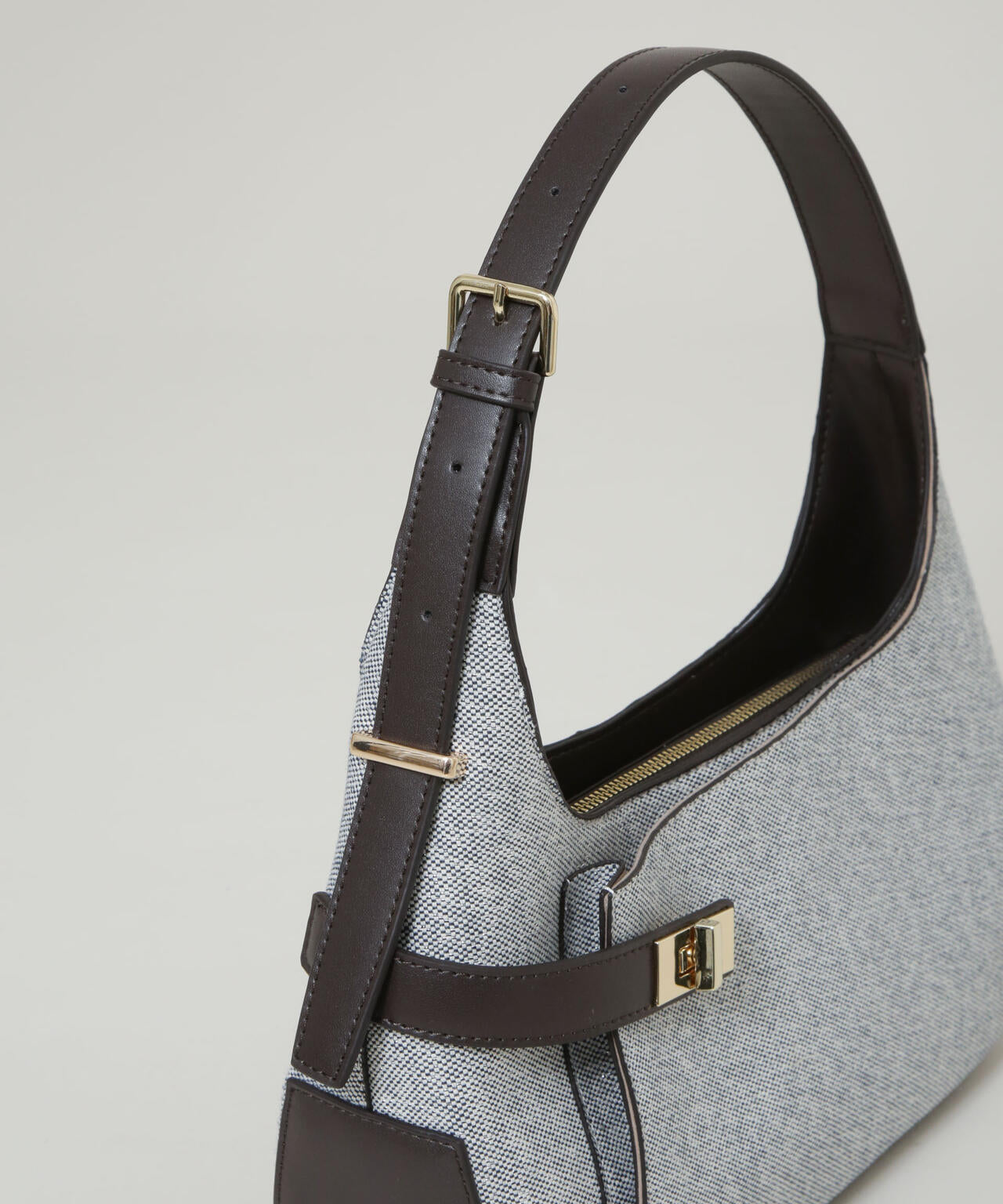 ターンロックベルトキャンバスワンハンドルバッグ 6696132309