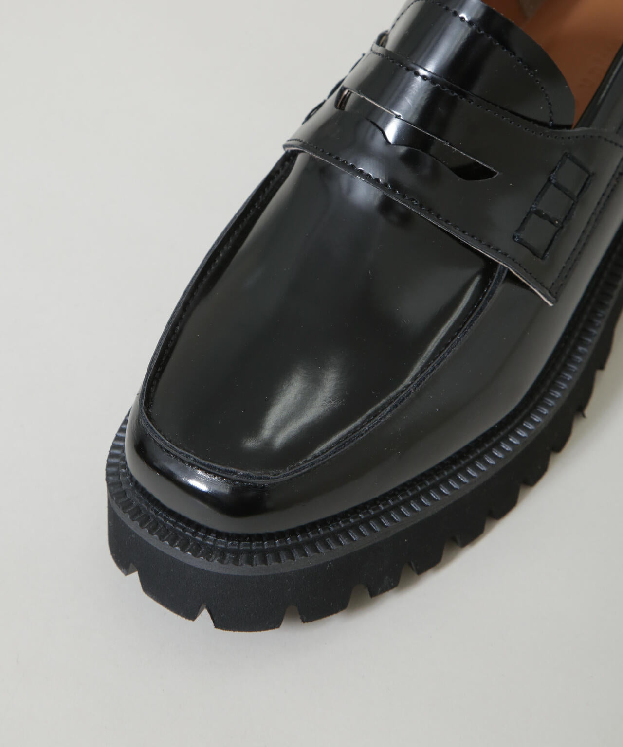 プラットフォームローファー 6696133301