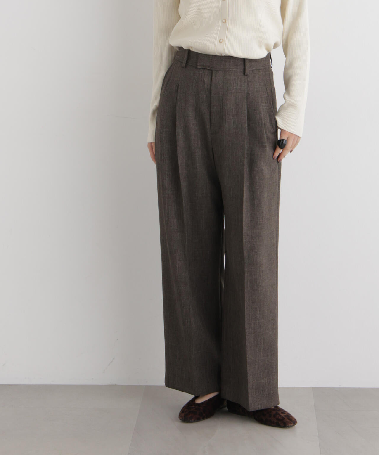 シャンブレーシャークスキンタックセミワイドパンツ(セットアップ可) 6696227302