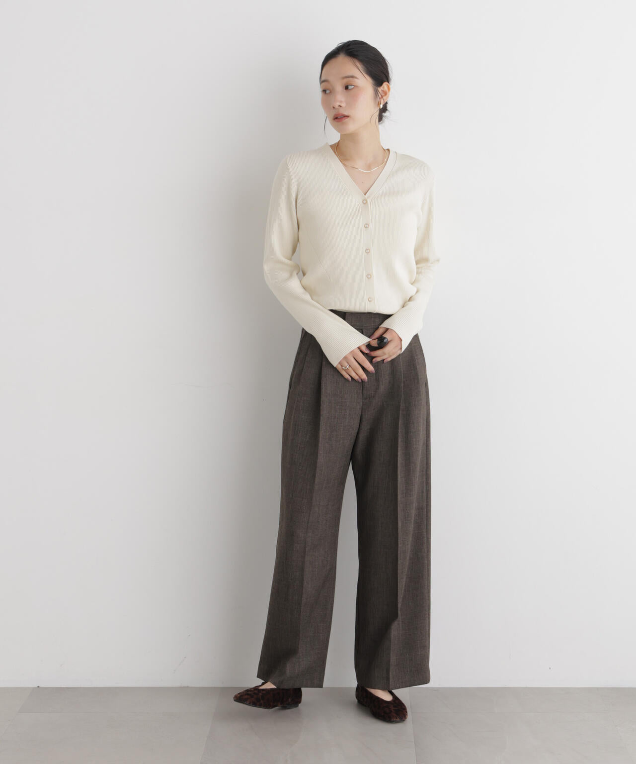シャンブレーシャークスキンタックセミワイドパンツ(セットアップ可) 6696227302