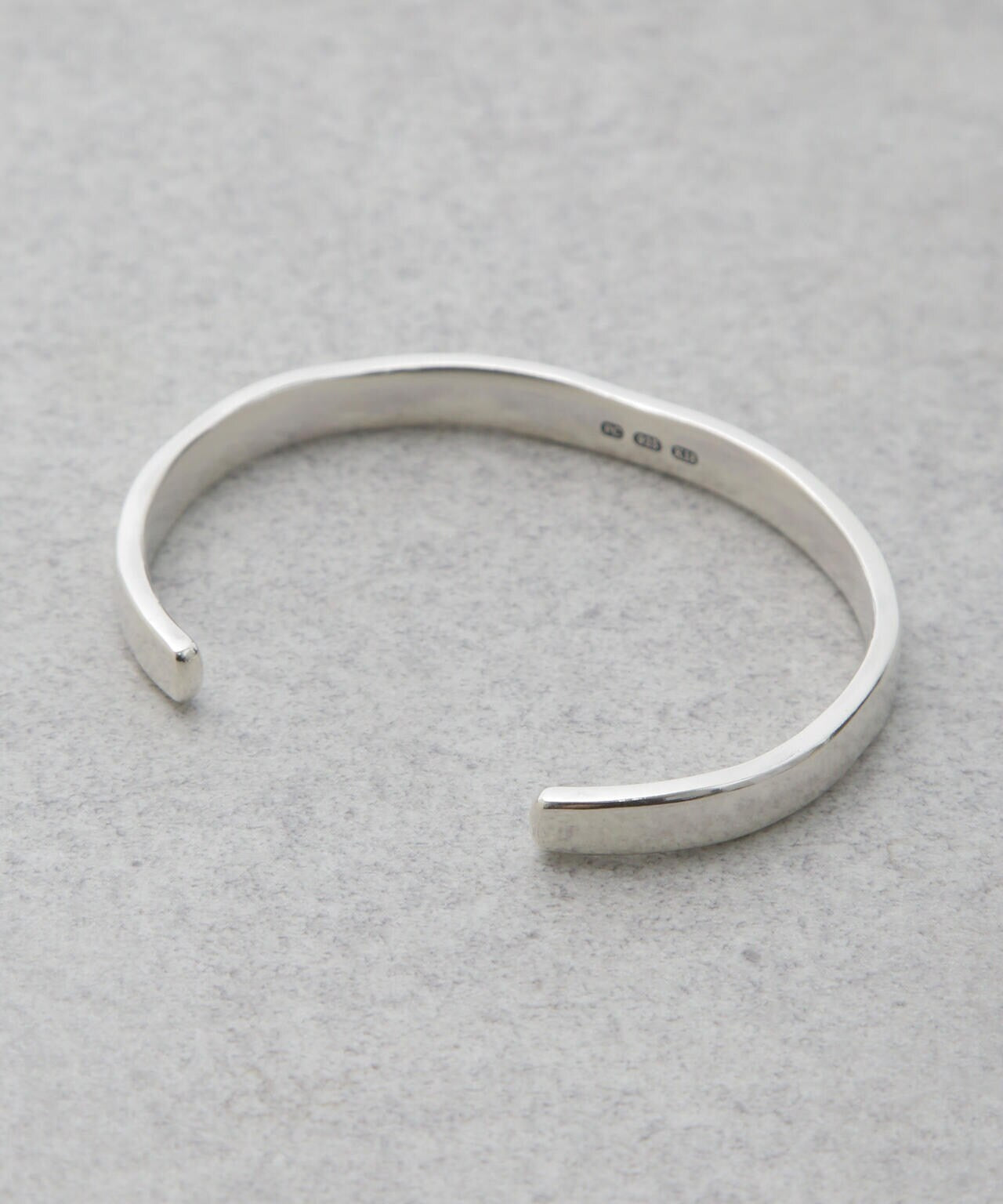 Porter Classic/NEEDLE BANGLE 6704248007